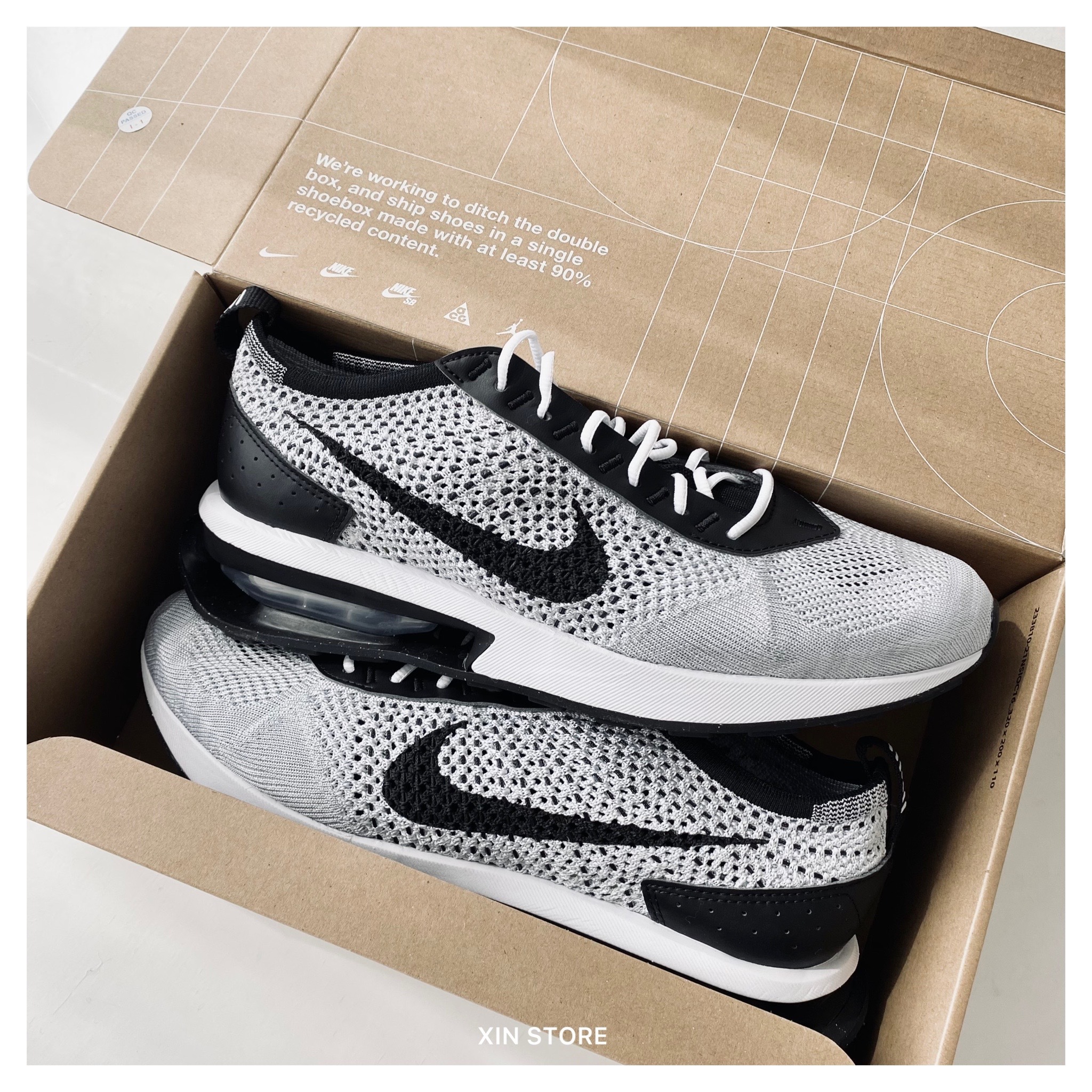 Nike Air Max Flyknit Racer 慢跑鞋編織氣墊透氣黑白