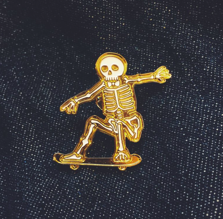 骷髏滑板手 金屬別針/胸章｜kazy chan
