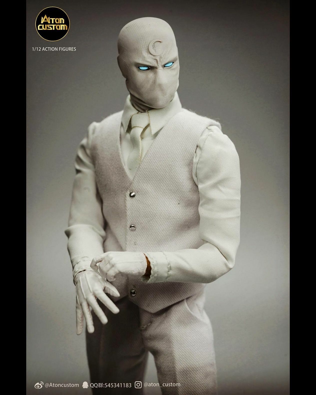 Mezco moon knight (mr knight) selling