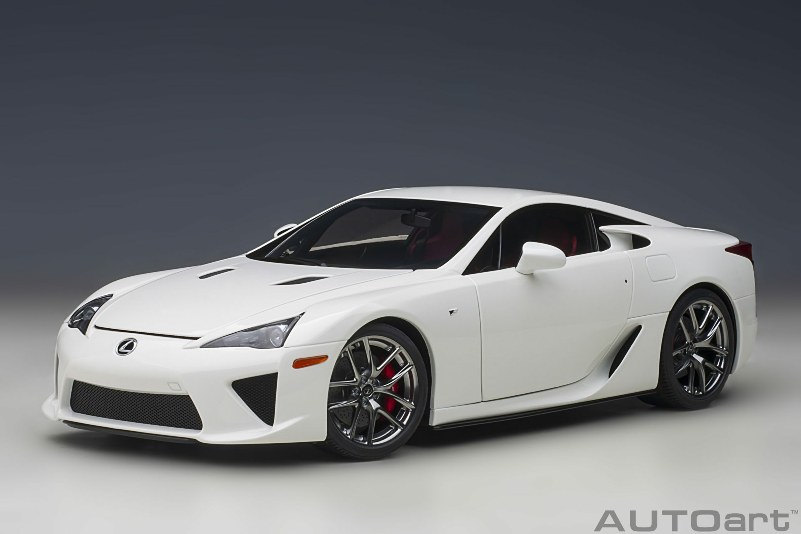 1/18 AUTOART Lexus LFA (Whitest White) (78850)