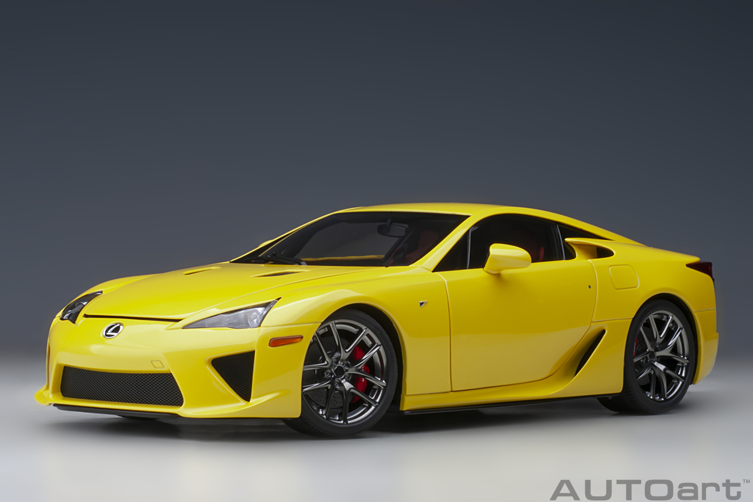 1/18 AUTOART Lexus LFA (Pearl Yellow) (78854)