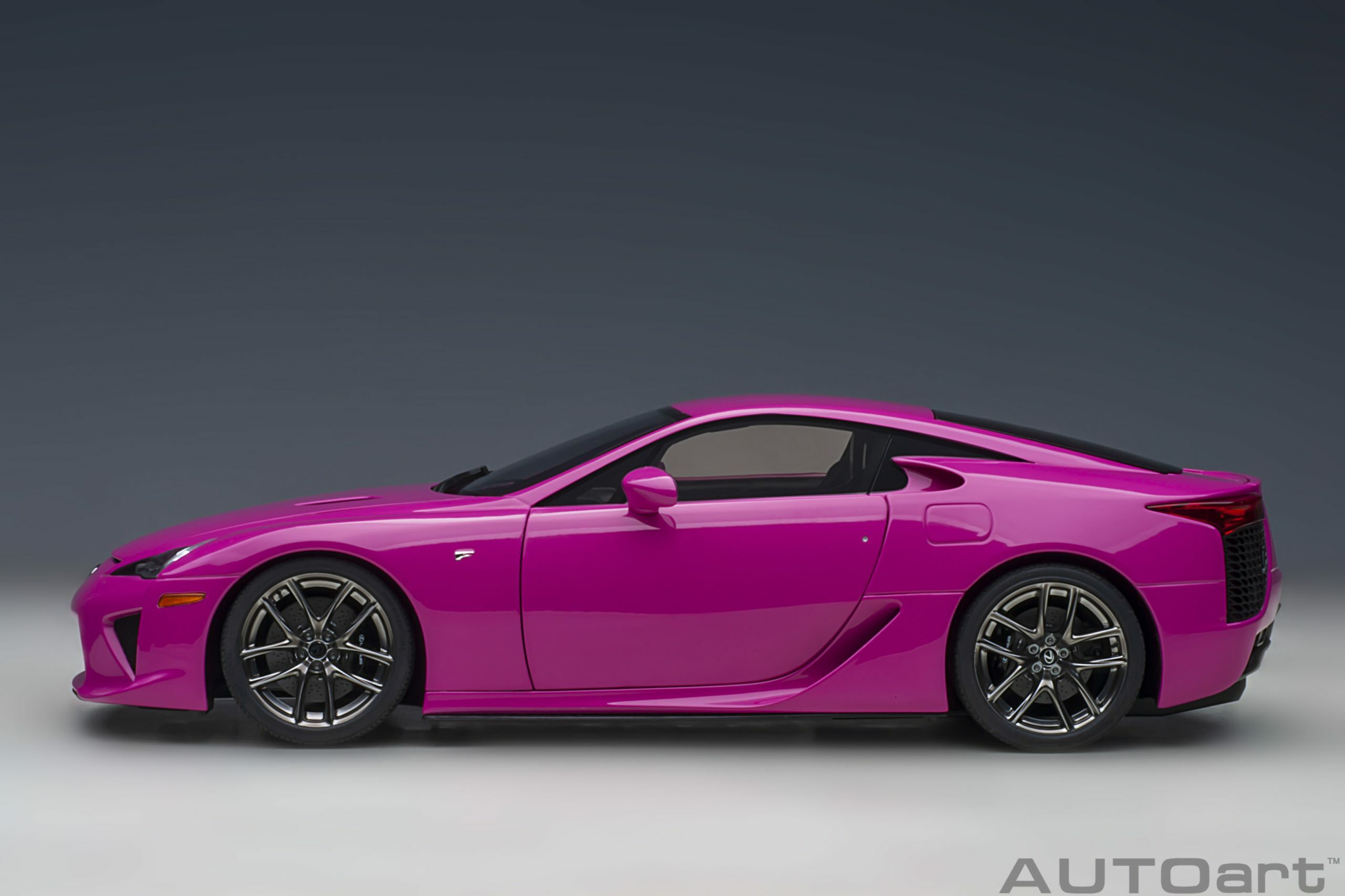 1/18 AUTOART Lexus LFA (Passionate Pink) (78859)