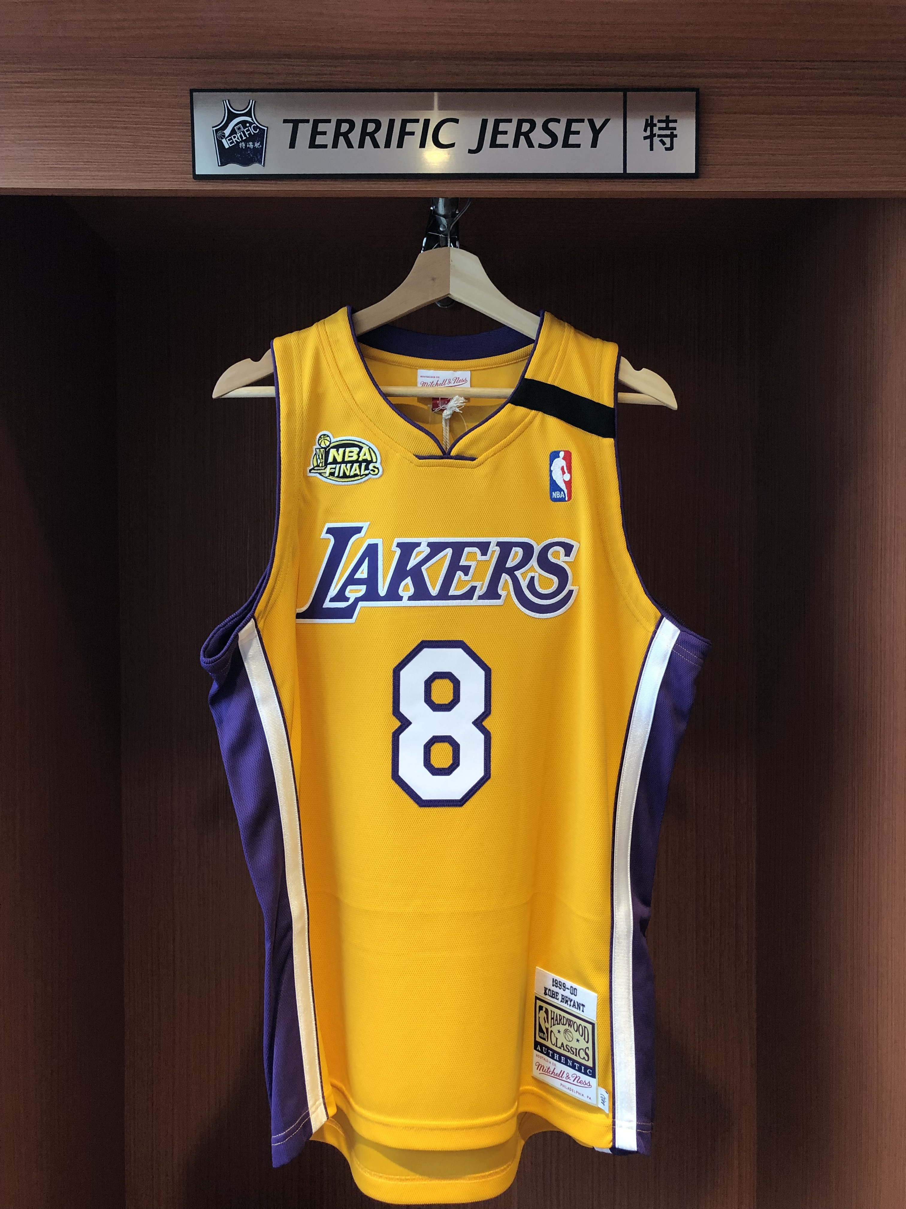 NBA球衣 Kobe Bryant 洛杉磯湖人 99-00 黃 冠軍章 黑絲帶 M&N Authentic 球員版 電繡 全新