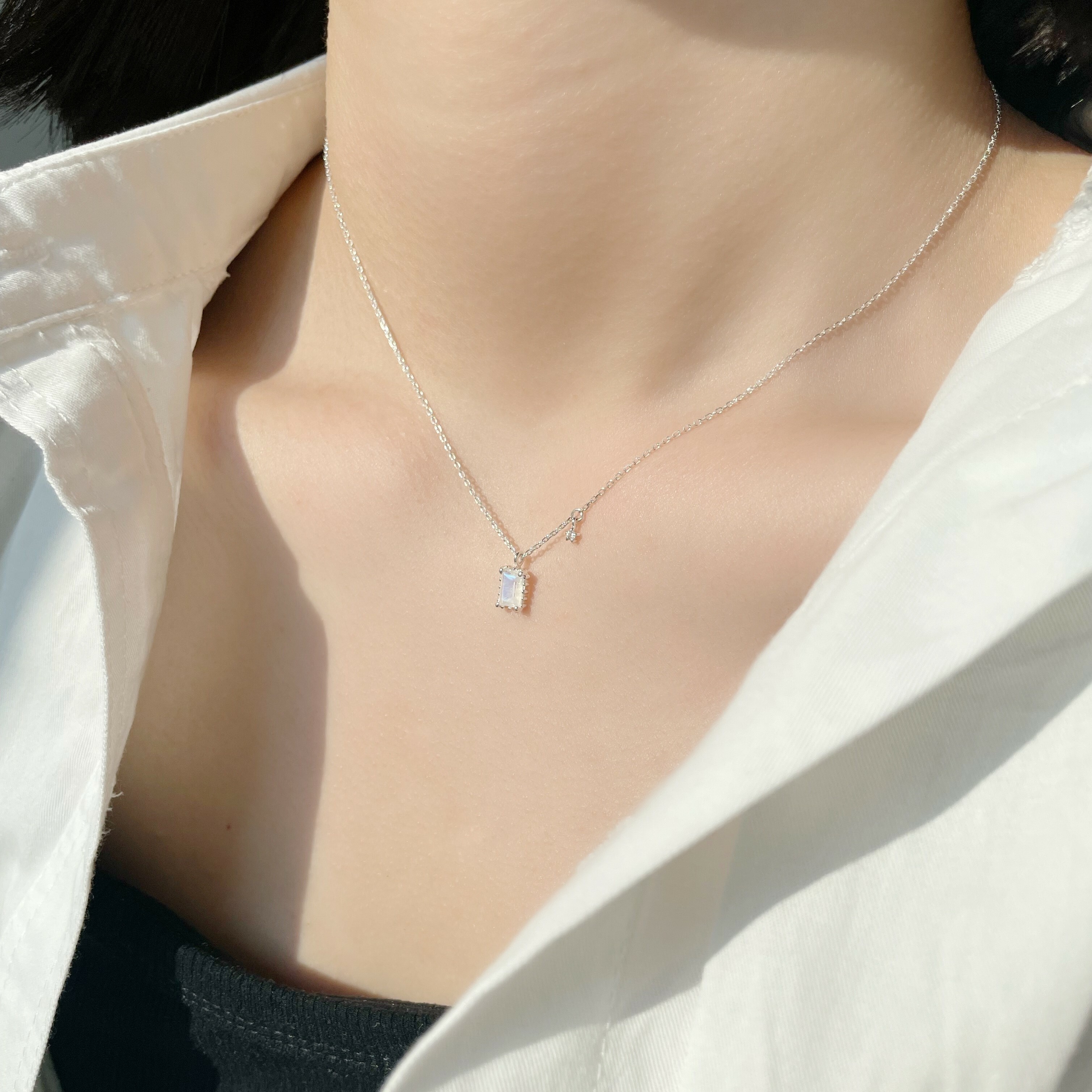 爪爪長方月光垂小花項鍊