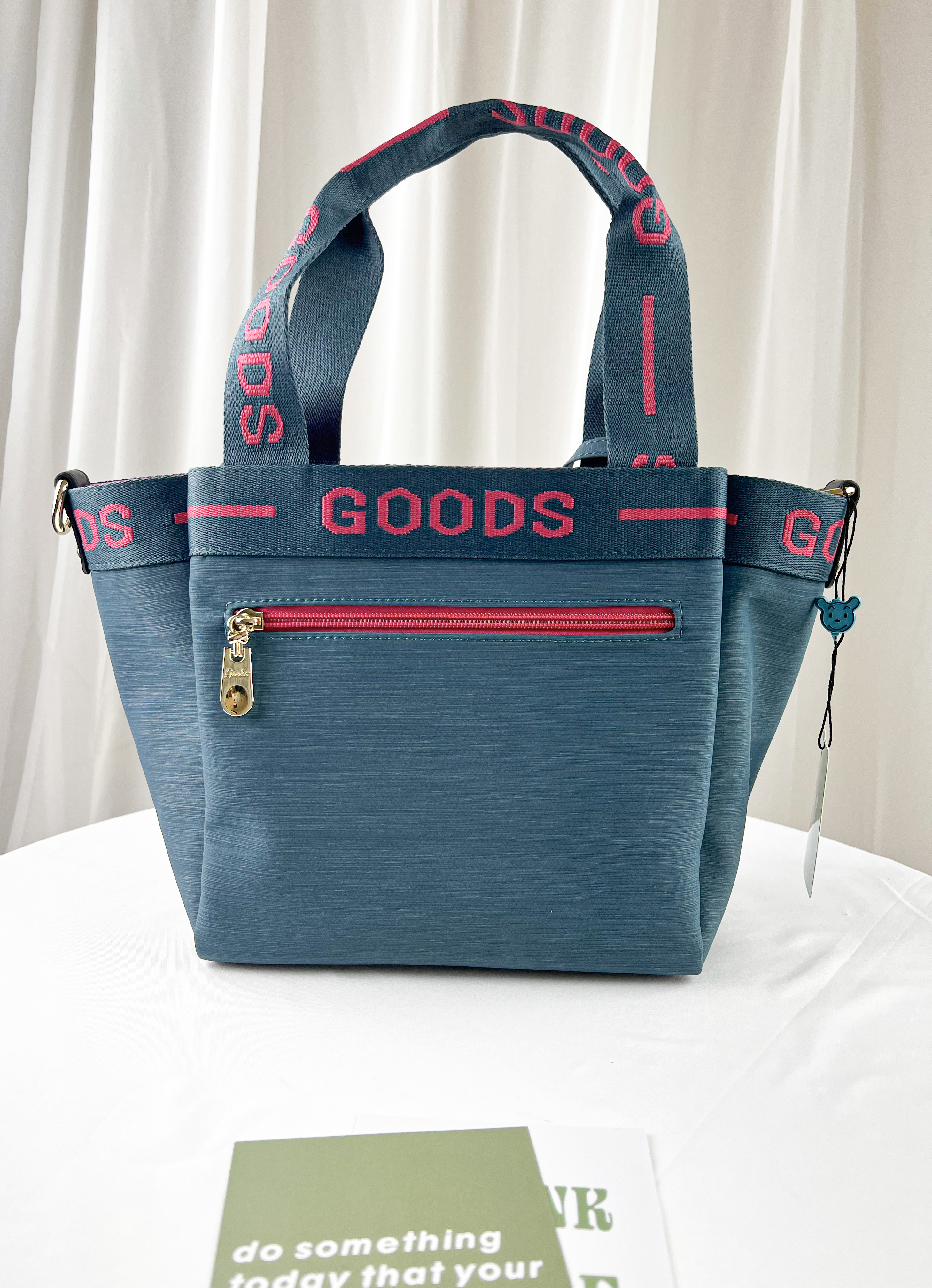 GOODS 綠桃拼色 防潑水手提包 / 側背包  附酒精保護套+酒精瓶  #2817