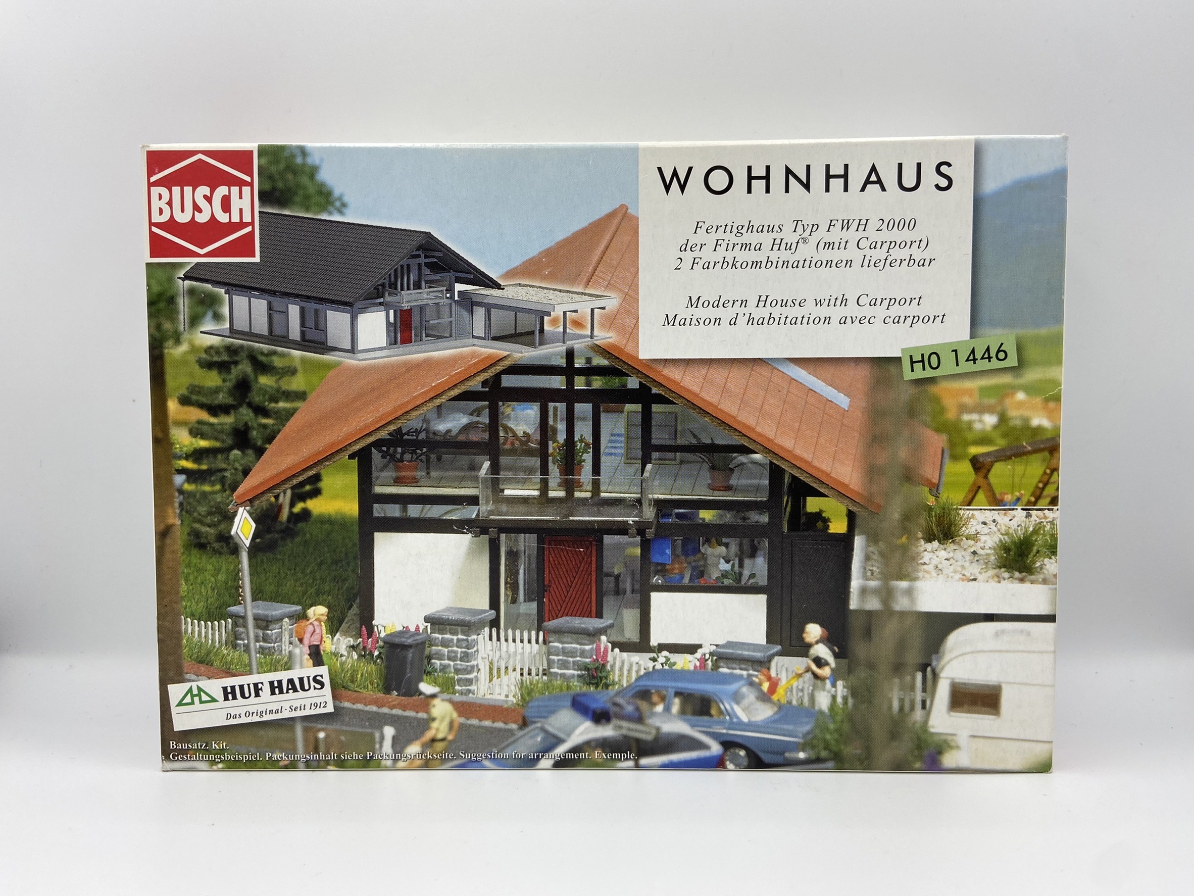 Busch 1446 HO規 現代房屋與車棚