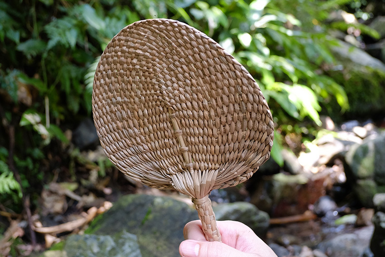 台灣藺草手工扇：苑裡手工編製