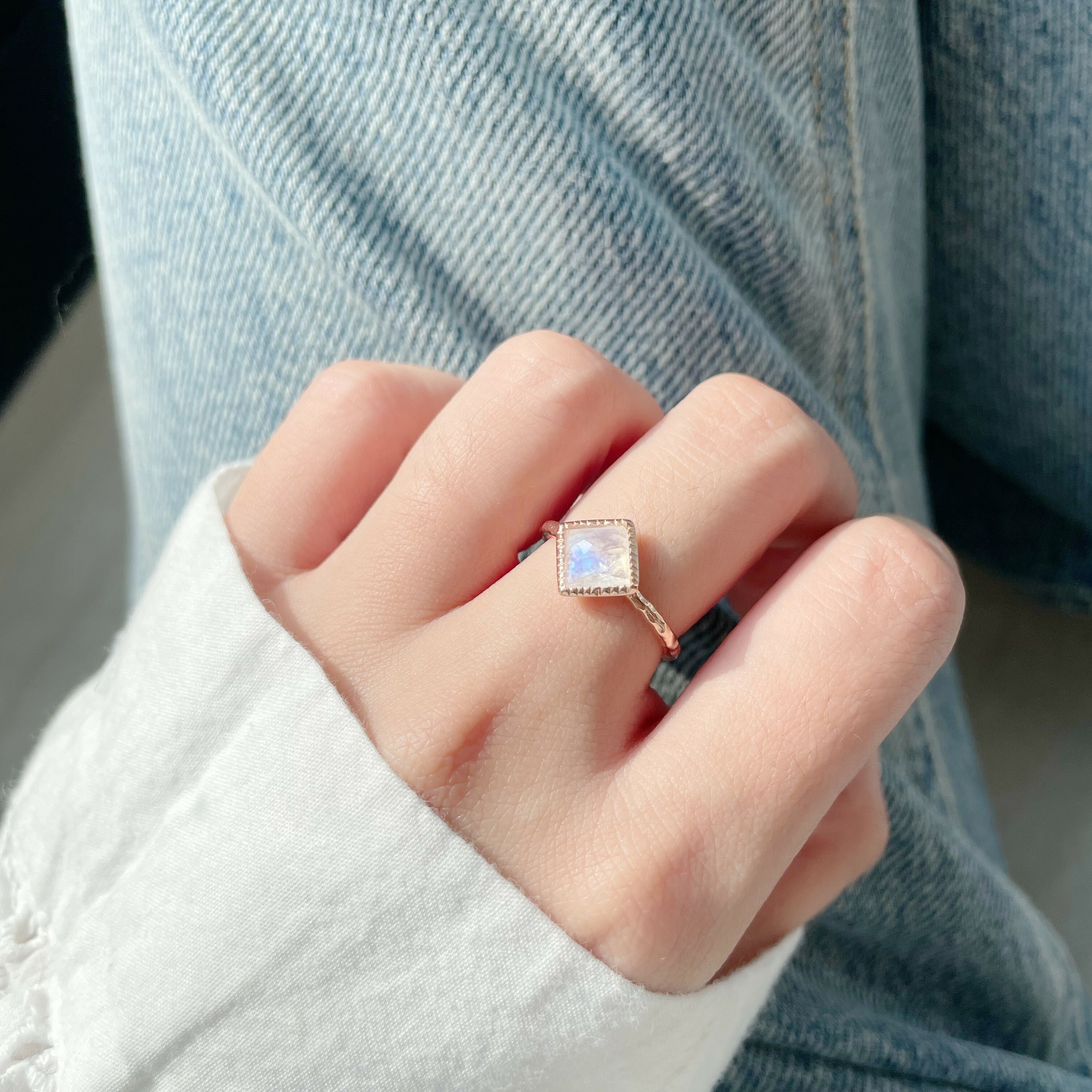 大蛋糕菱形月光石戒指