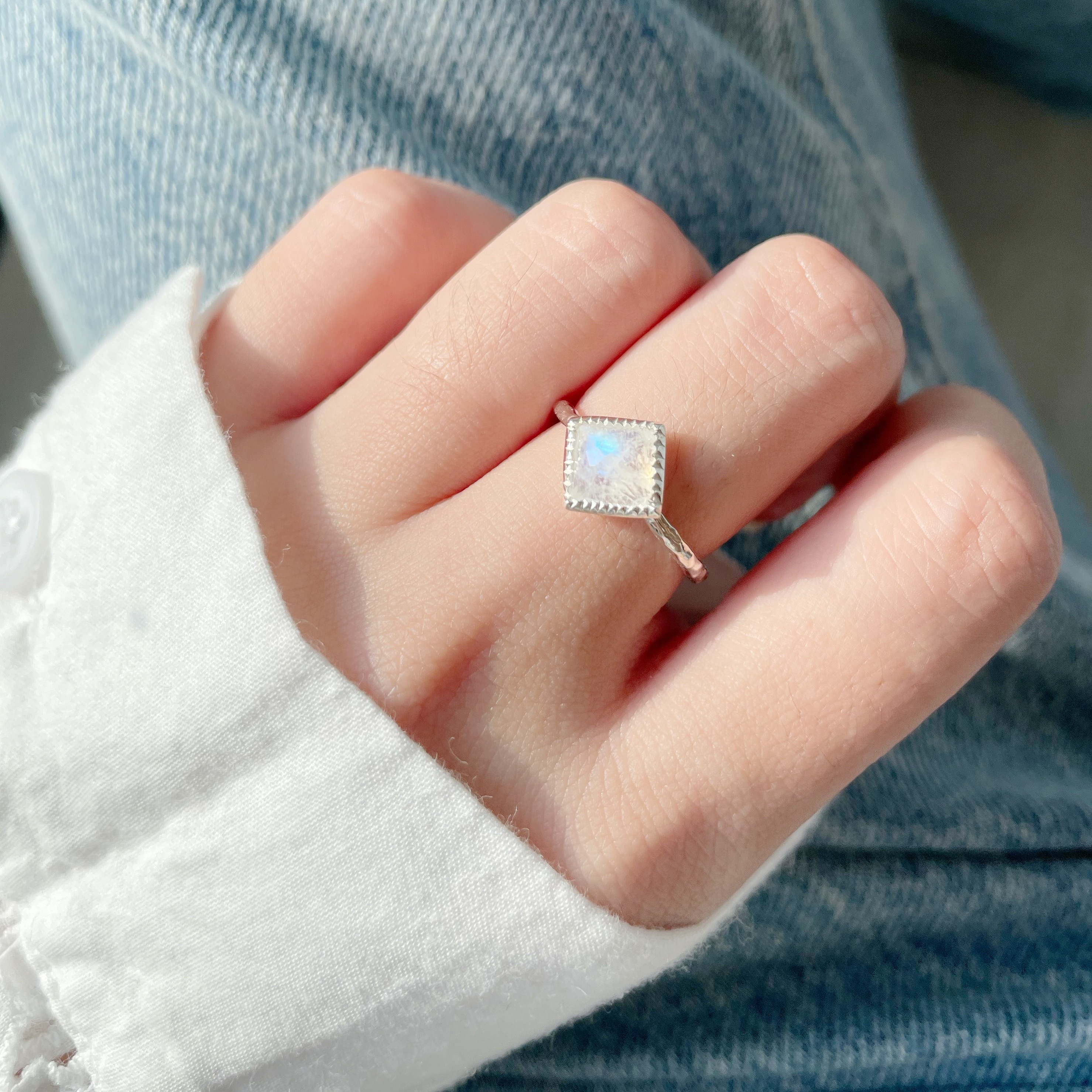 大蛋糕菱形月光石戒指