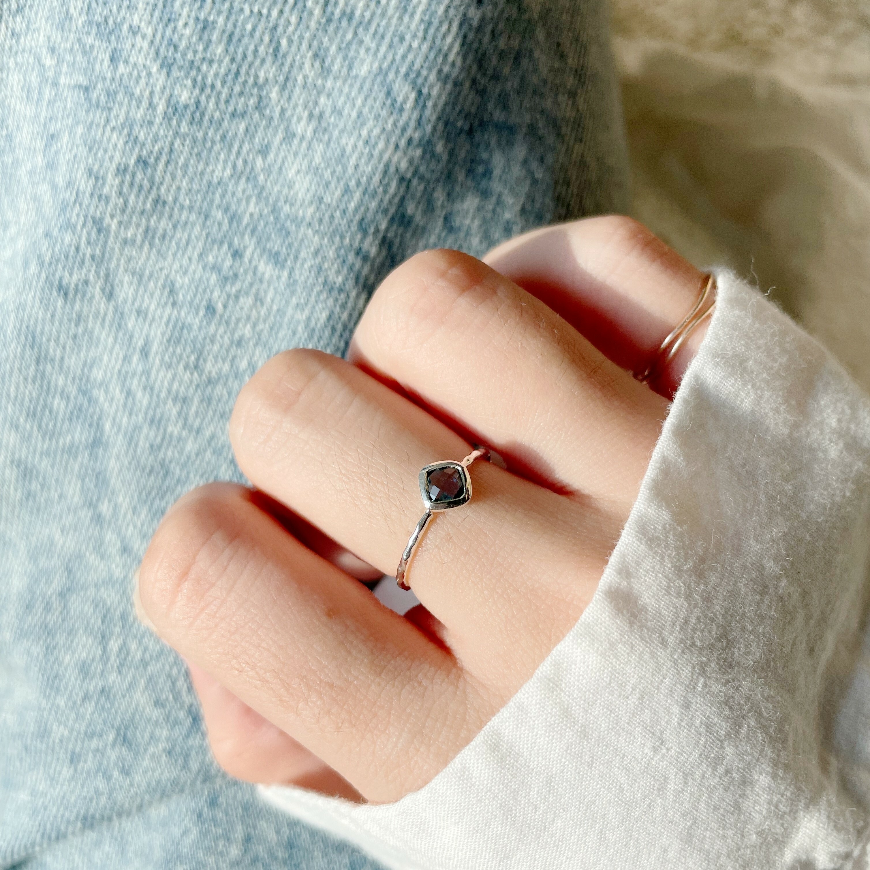 Bazel菱形倫敦托帕石戒指