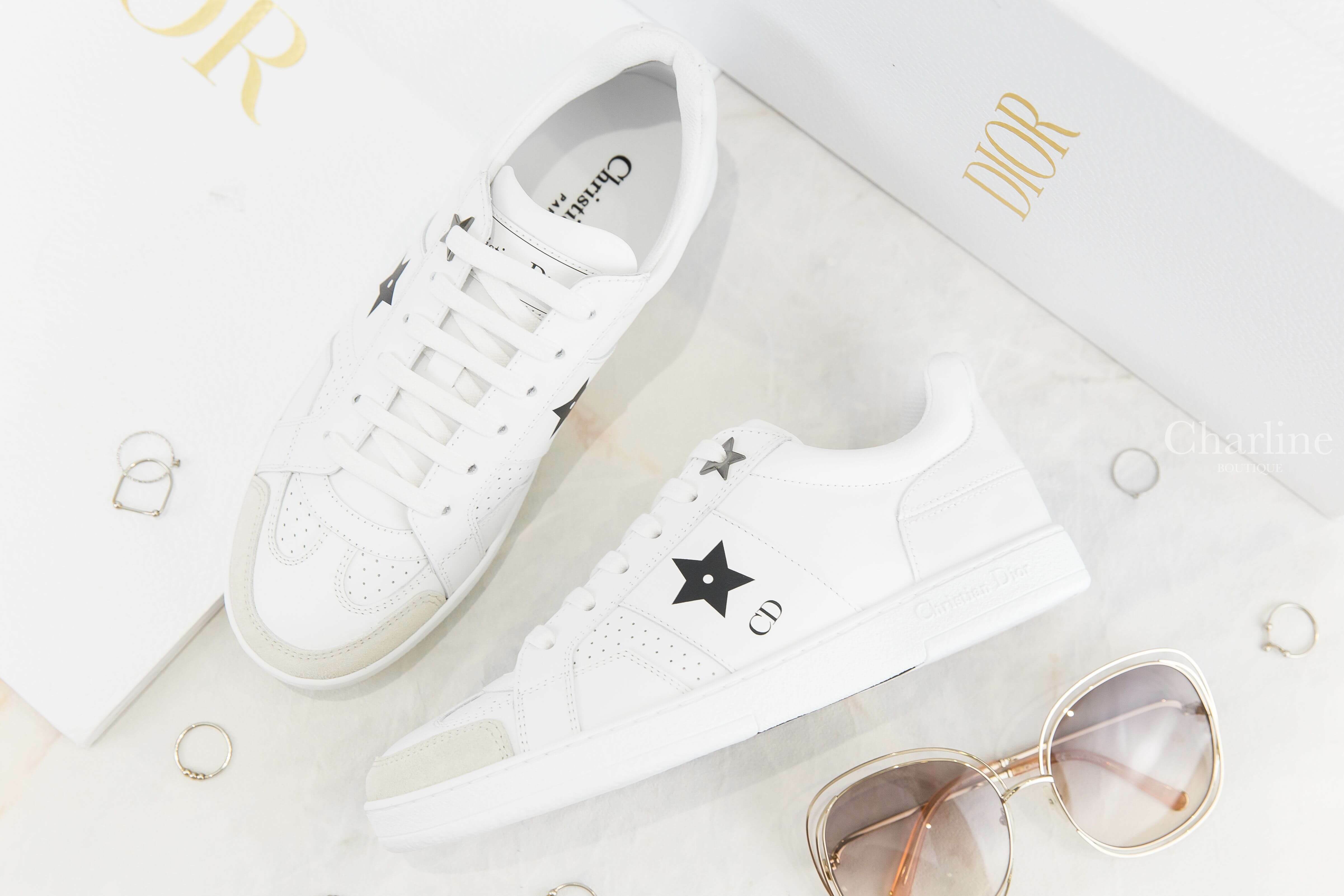 Dior Dior Star Sneaker 白色黑字側邊黑星星小牛皮拼麂皮運動鞋-Charline Boutique 精品代購