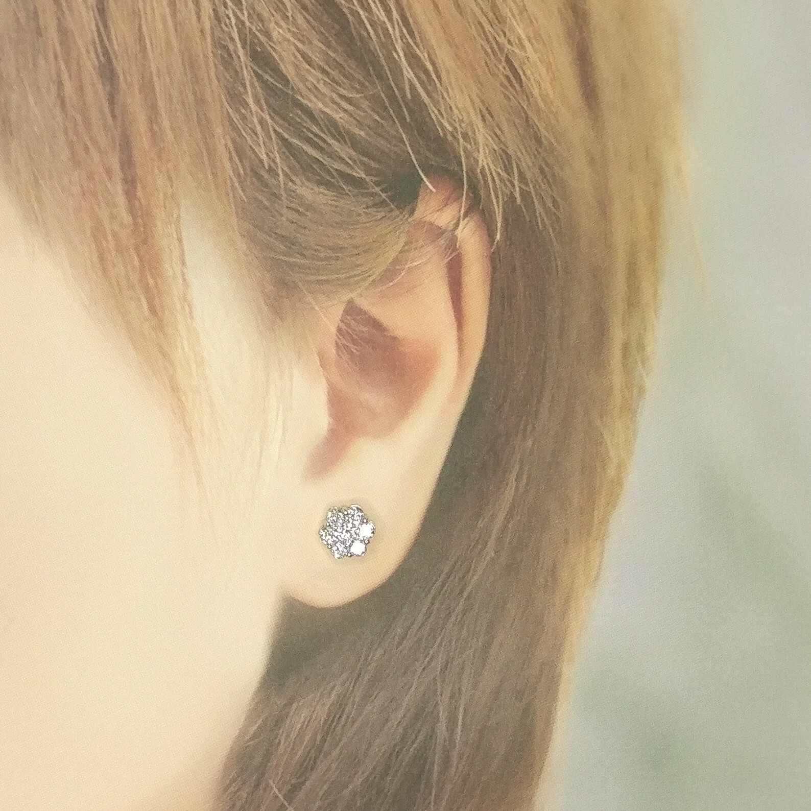 全新18K白金71份鑽石單耳環