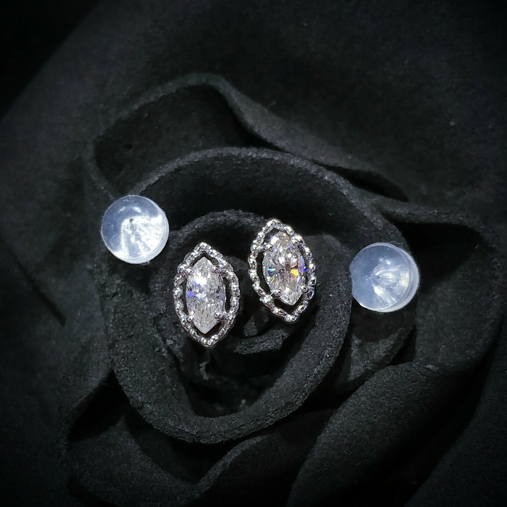 全新18K白金【主石39份欖尖形鑽石】耳環