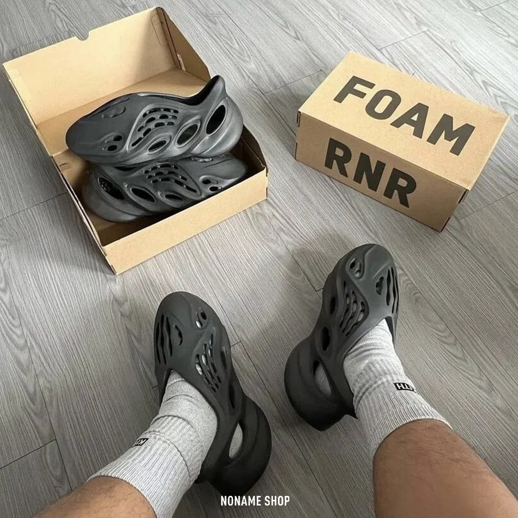 ADIDAS YEEZY FOAM RUNNER "ONYX" 黑魂