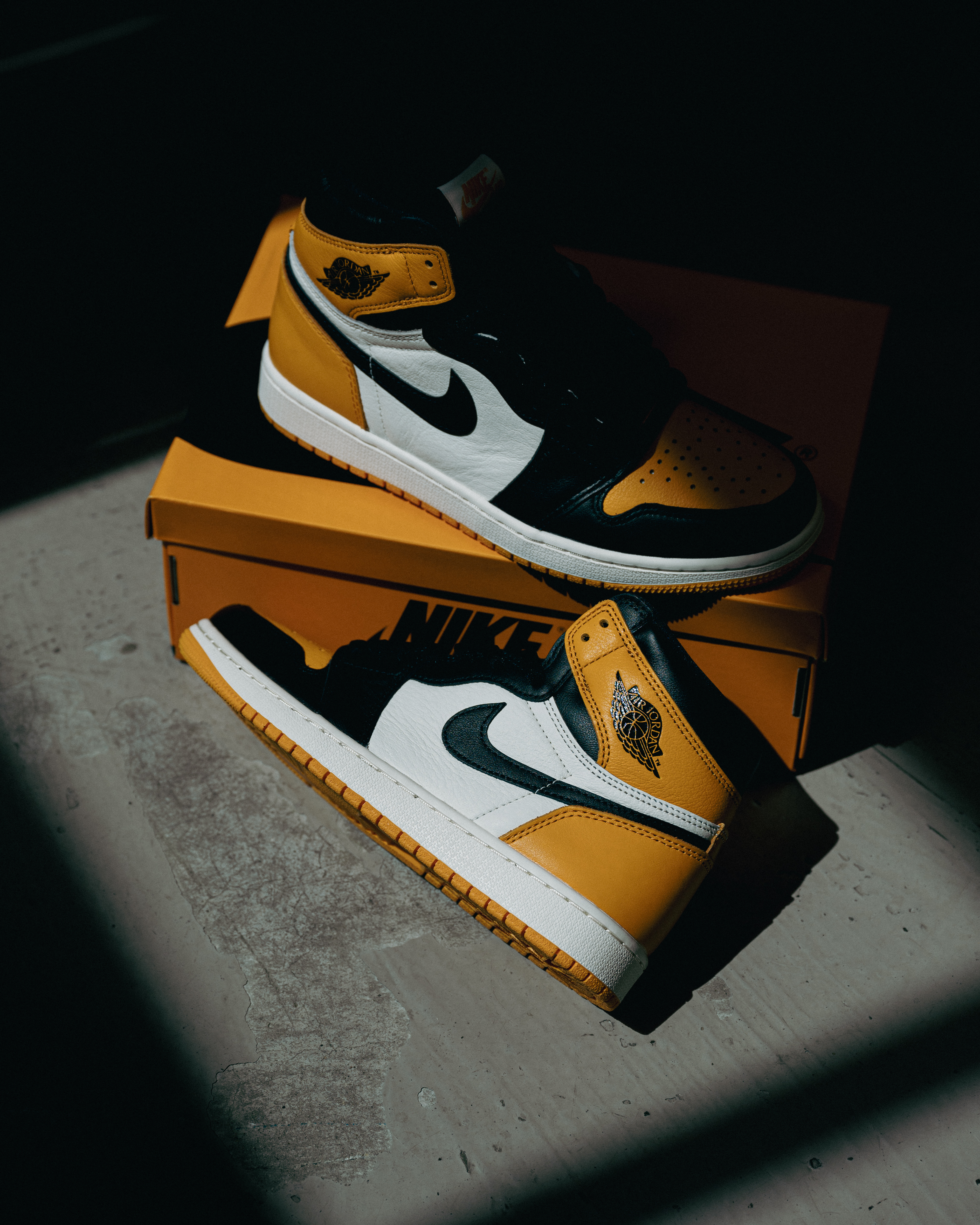[INSTOCK] Air Jordan Retro 1 High Yellow Toe 555088-711