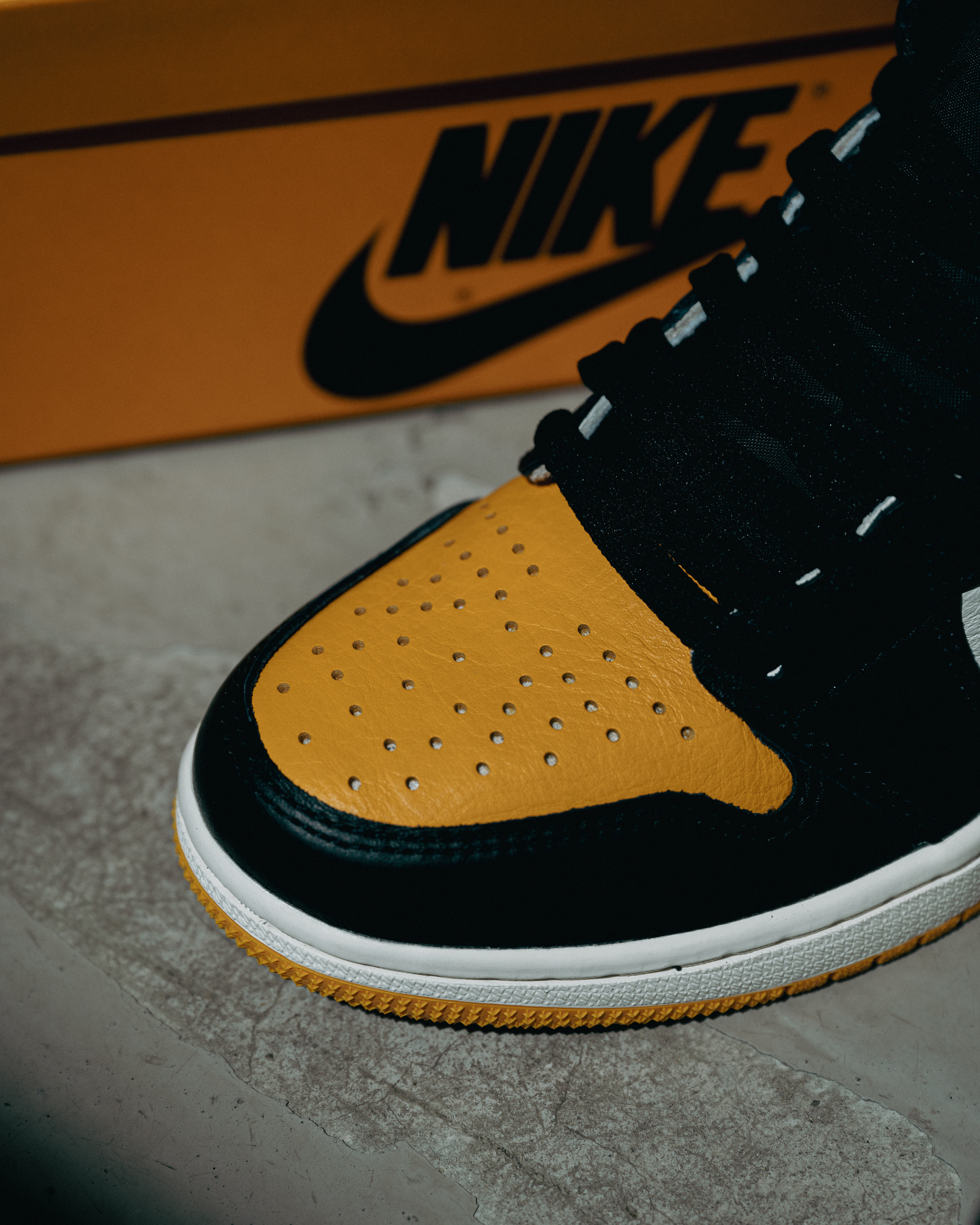 nike air jordan retro 1 high og yellow toe 2019