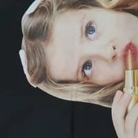 [S] ADLV BABY FACE LIPSTICK SHORT SLEEVE T-SHIRT,BLACK, ADLV21SS-SSBKBF-LST (SAV88)