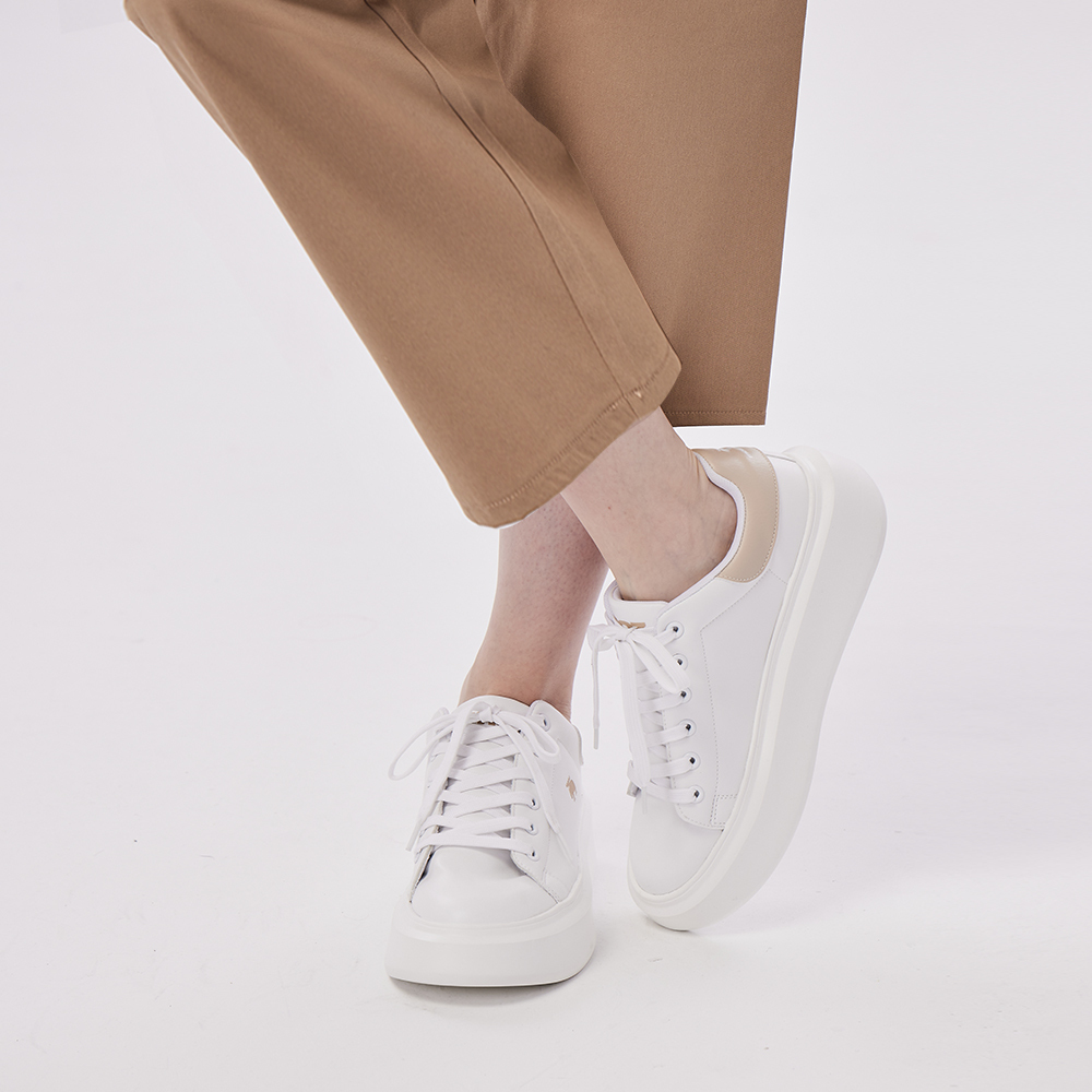 【惜福商品999】moz瑞典 駝鹿 白小胖 防潑水 舒適皮質增高厚底鞋(奶茶)