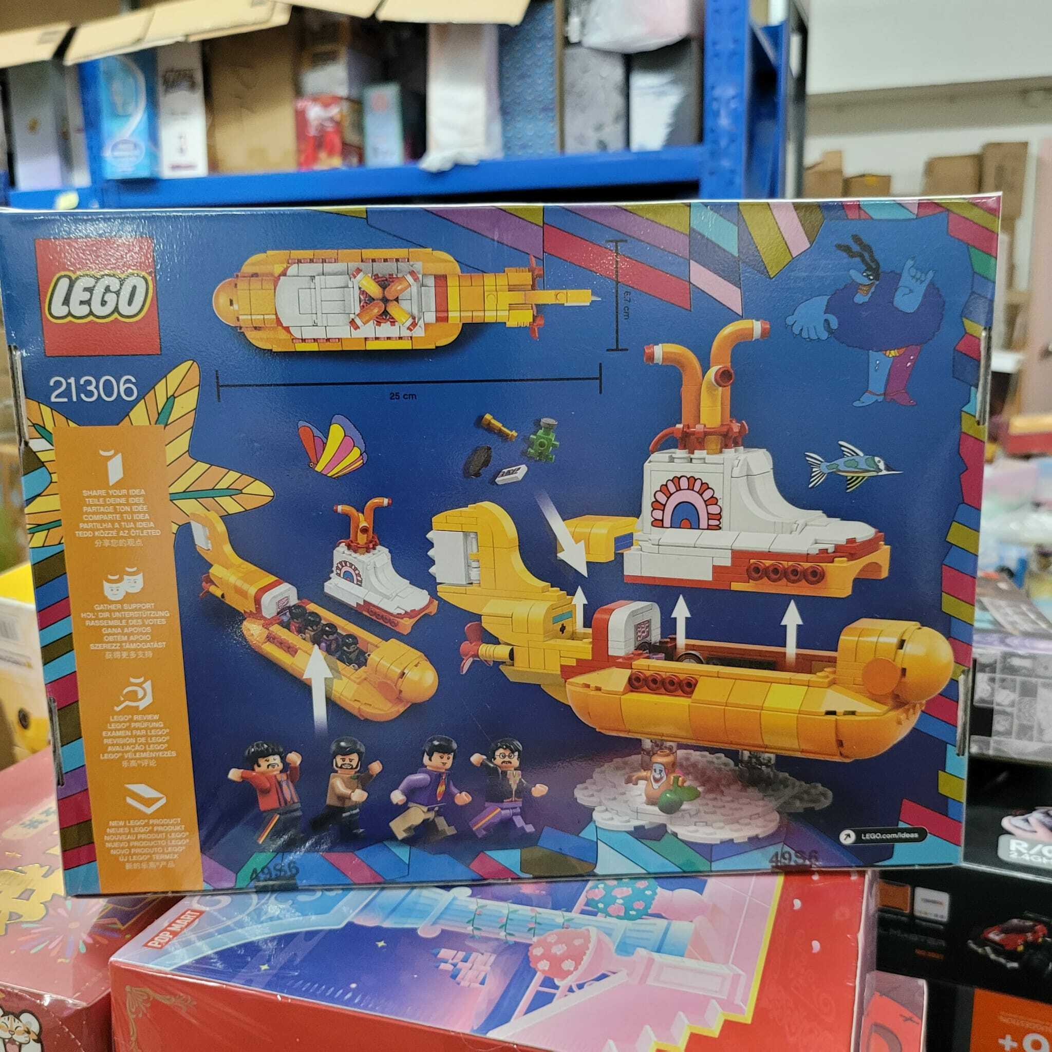 LEGO  LEGO Ideas 21306: The Beatles Yellow Submarine