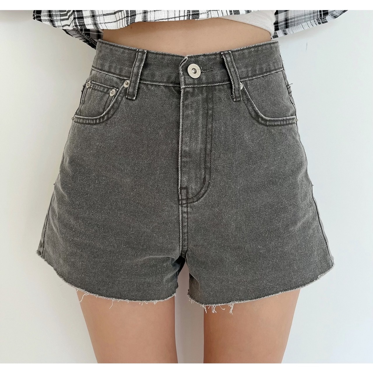 🍁08.17直播新品］💥必收灰色牛仔］🇰🇷正韓高腰超顯瘦刷色灰牛仔短褲（S-L）