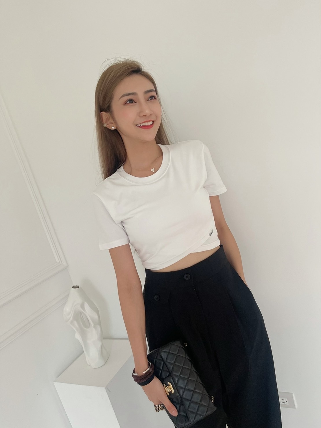 🍁08.17直播新品］💕簡約又百搭］🇰🇷正韓超彈前交叉側logo透氣棉上衣（可愛白/兩色）