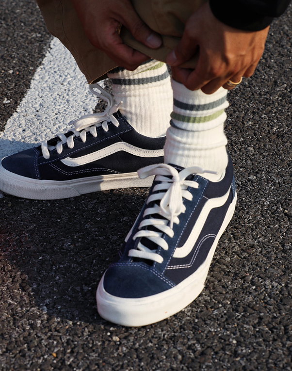 經典三條紋滑板中筒襪