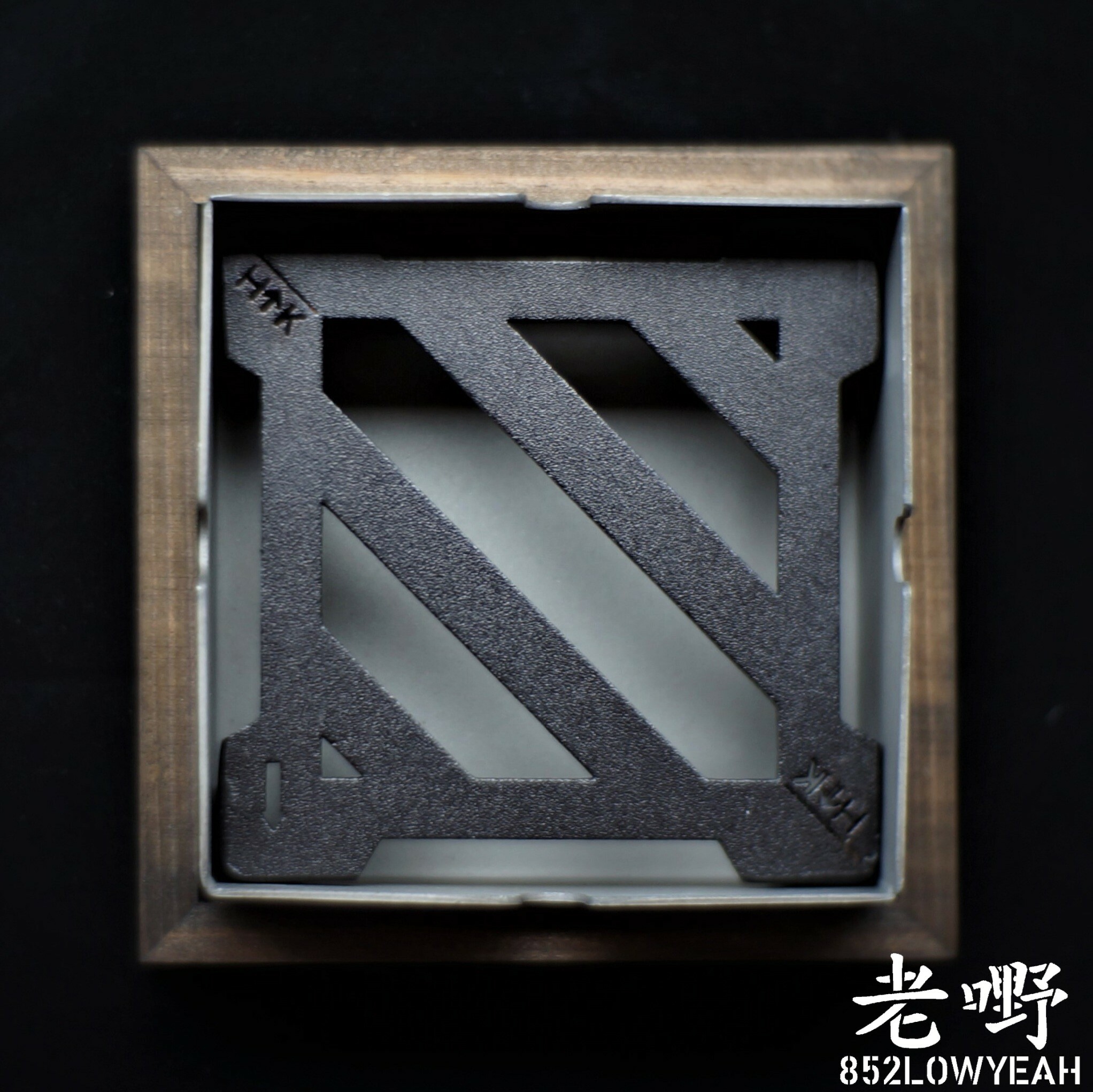 「香港老嘢」- 香港「疏冷」煙灰缸｜ 相繼退役的路邊坑渠 ｜ 把香港回憶留下來 ｜  懷舊風實用擺設