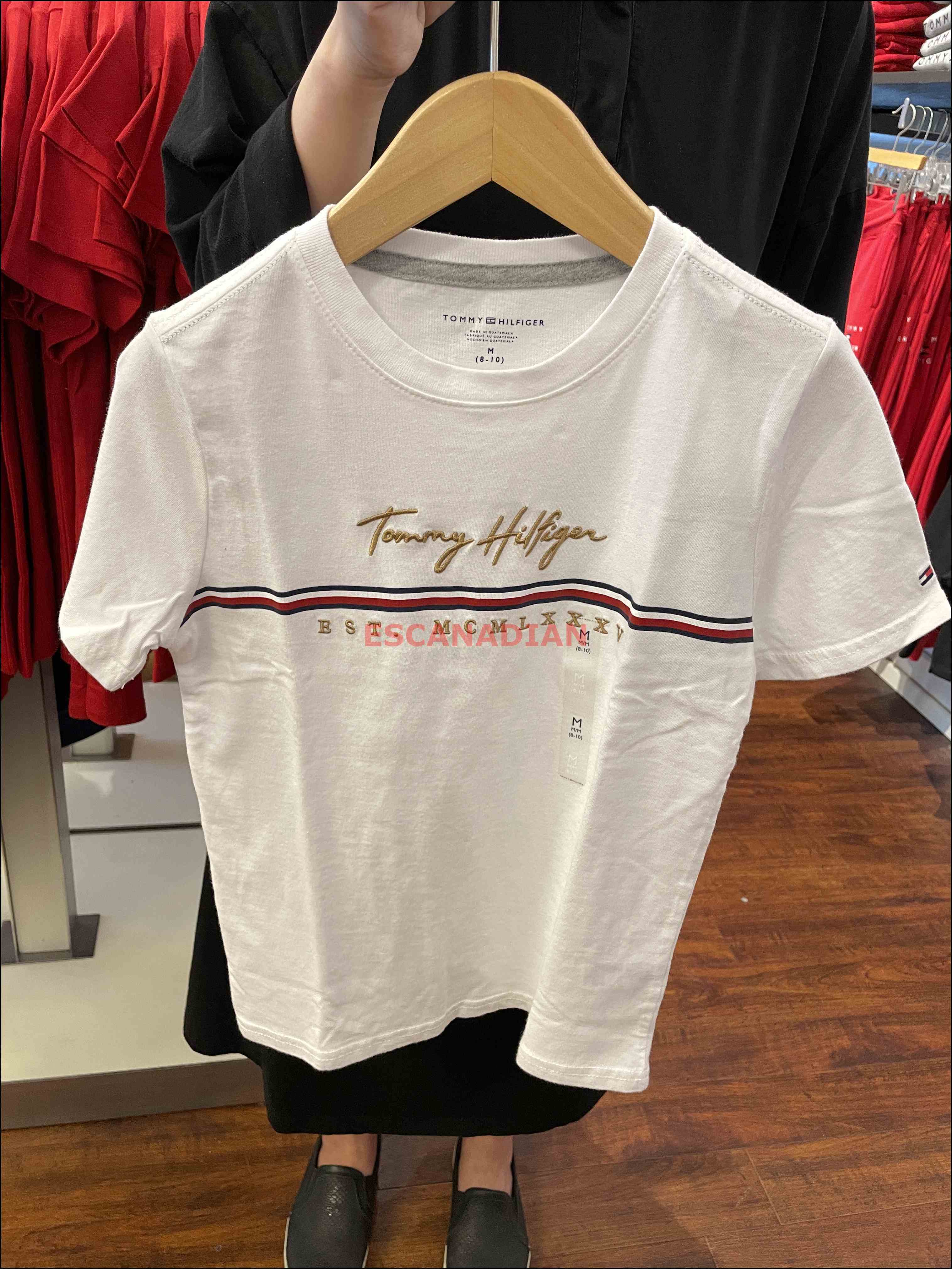 TOMMY 男大童 草寫電繡字樣 短TEE (3色)