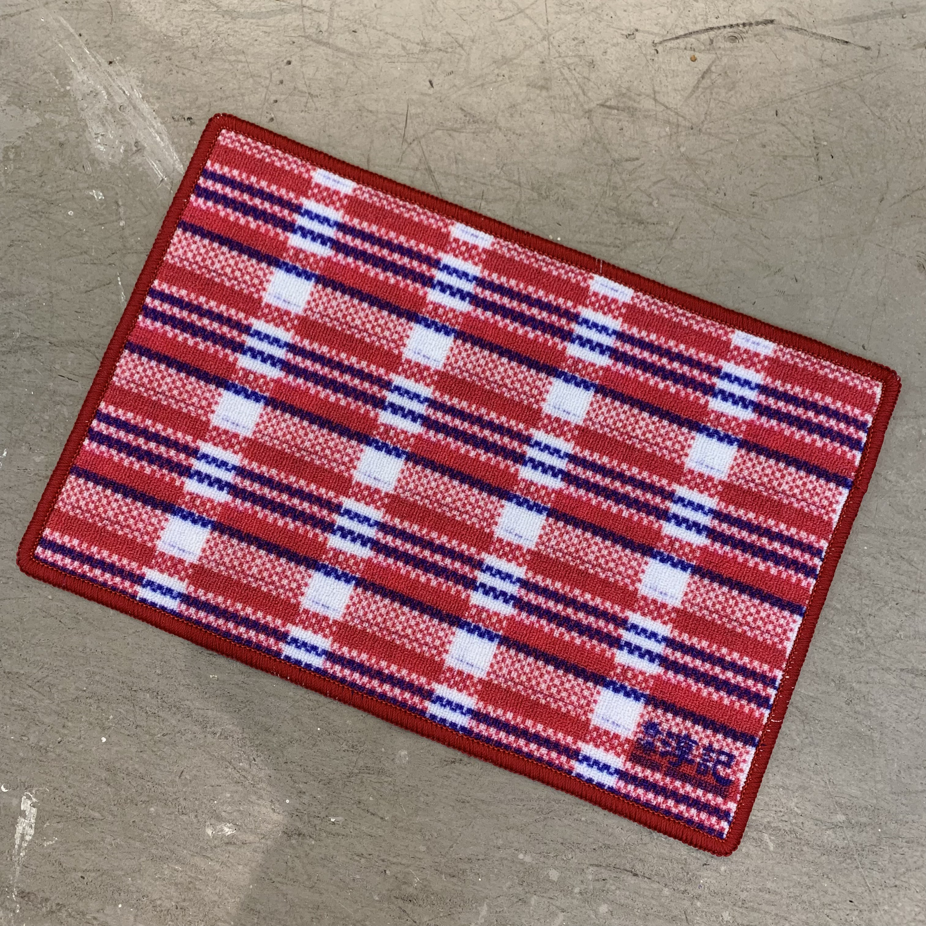 香港淳記 布藝地毯 - 懷舊紅白藍