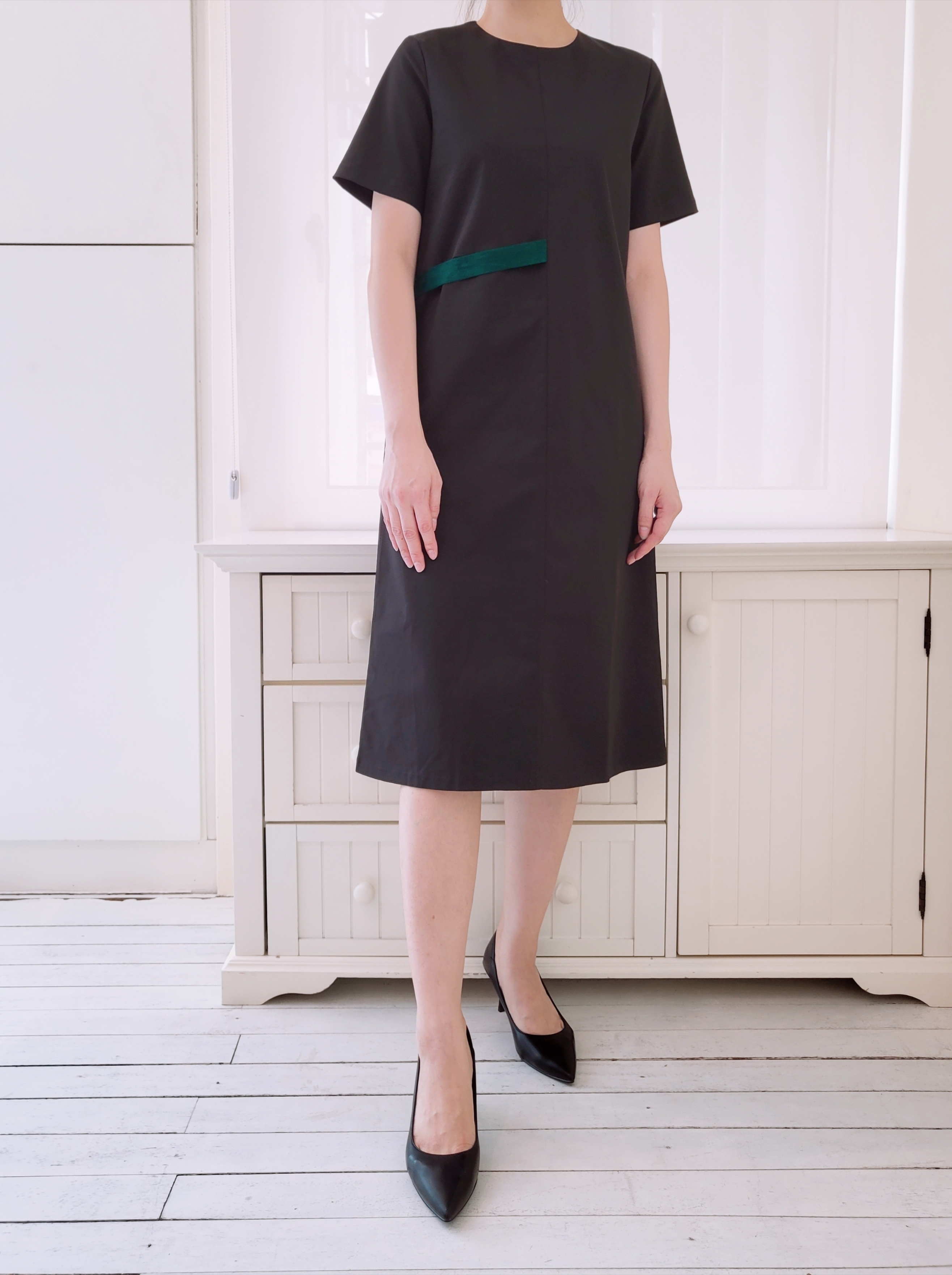 SOLID S/SLEEVE SHIFT DRESS
