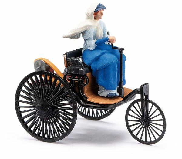 Busch 40007 HO scale Benz-Patent-Motorwagen with Bertha Benz