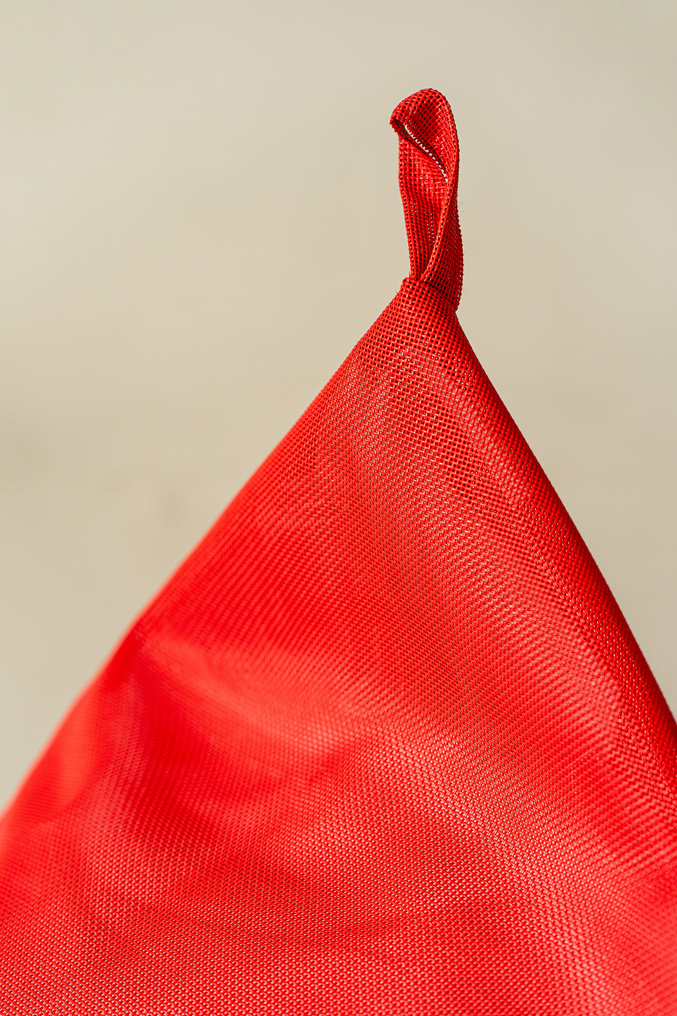 Sling重網格布料 耐氣候、不脫色、不破裂，透氣且涼爽