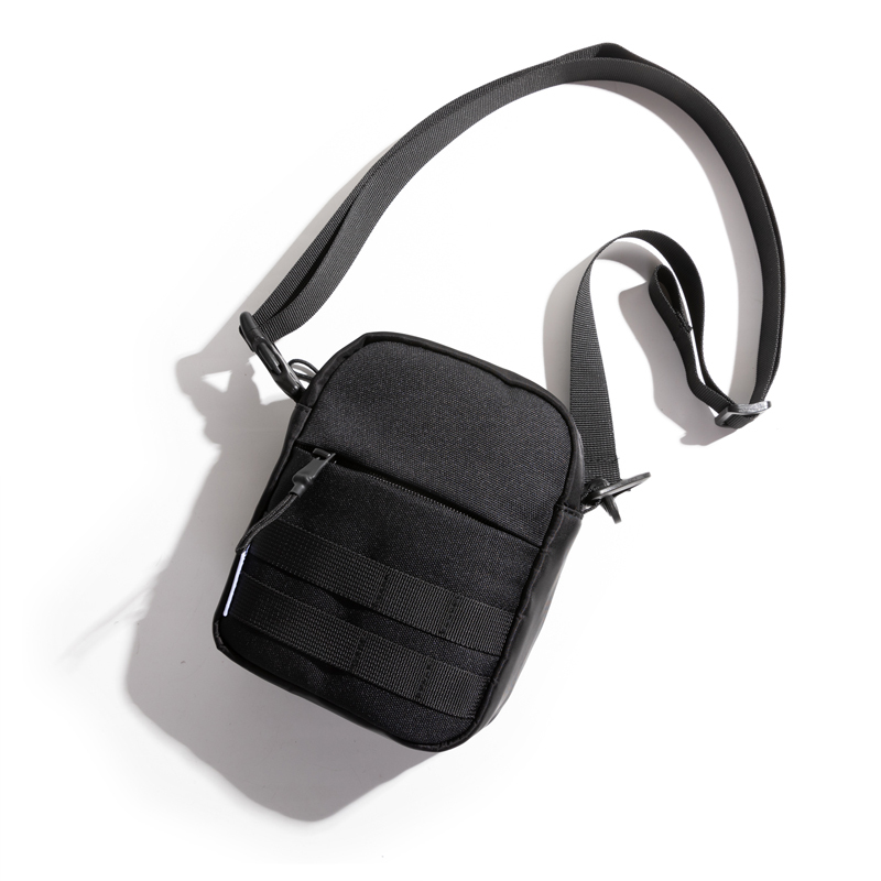 【黎陽】OP防潑水休閒斜背包 黑 側背包/斜背包/隨身包/休閒/時尚/旅遊 70CST3047