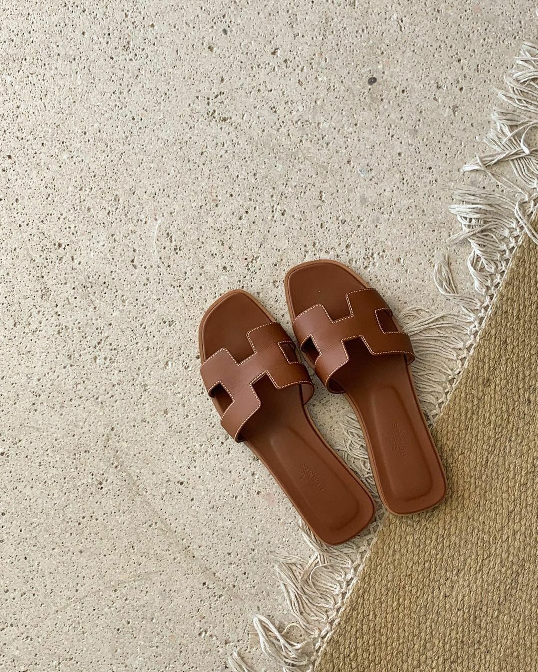 Hermes Oran H 拖鞋 小牛皮 金棕