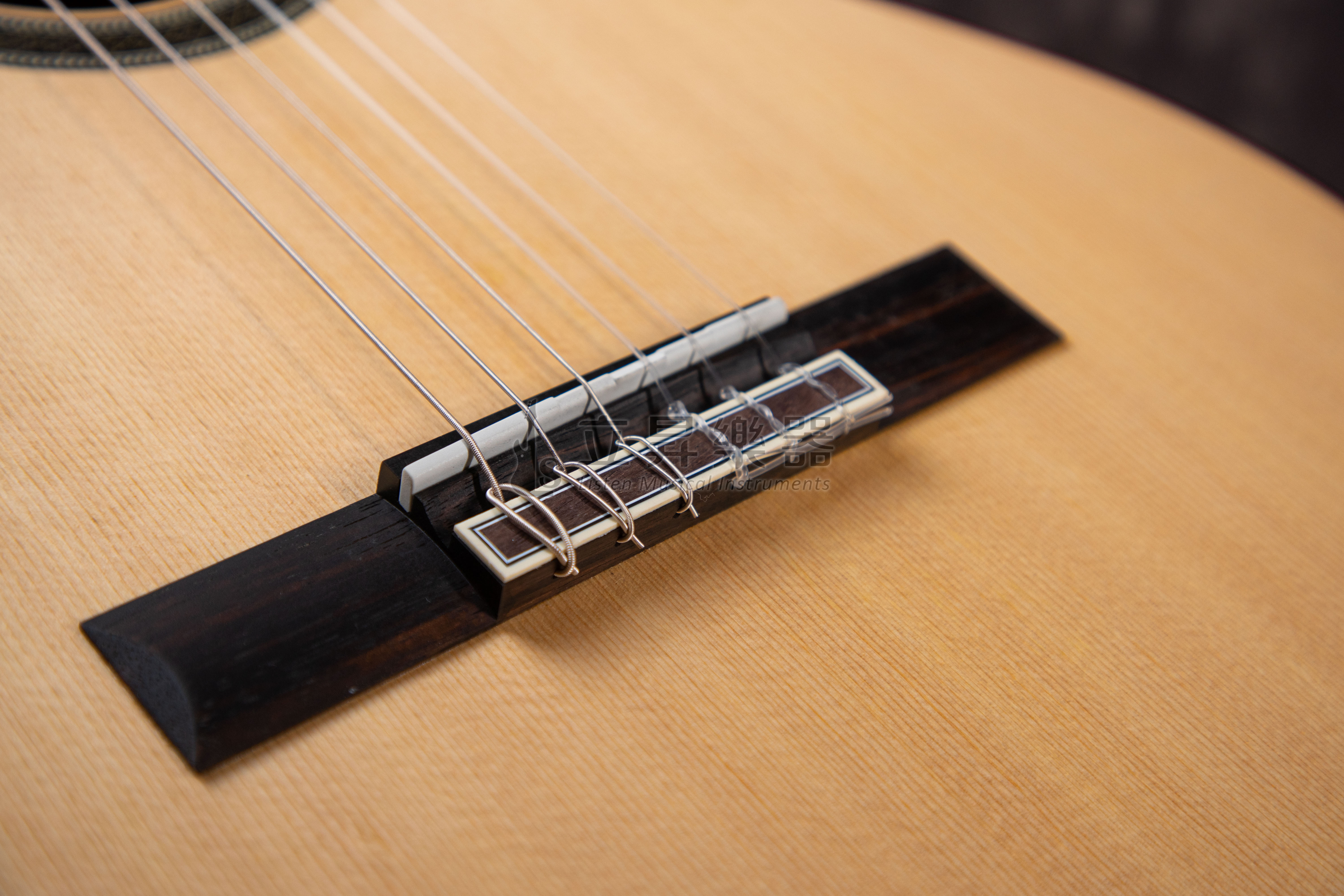 Valencia VC704 39吋 Sitka 雲杉單板 古典吉他 桃花心木側背板 烏木指板 第 6 張圖片｜三峽吉他 / Bass