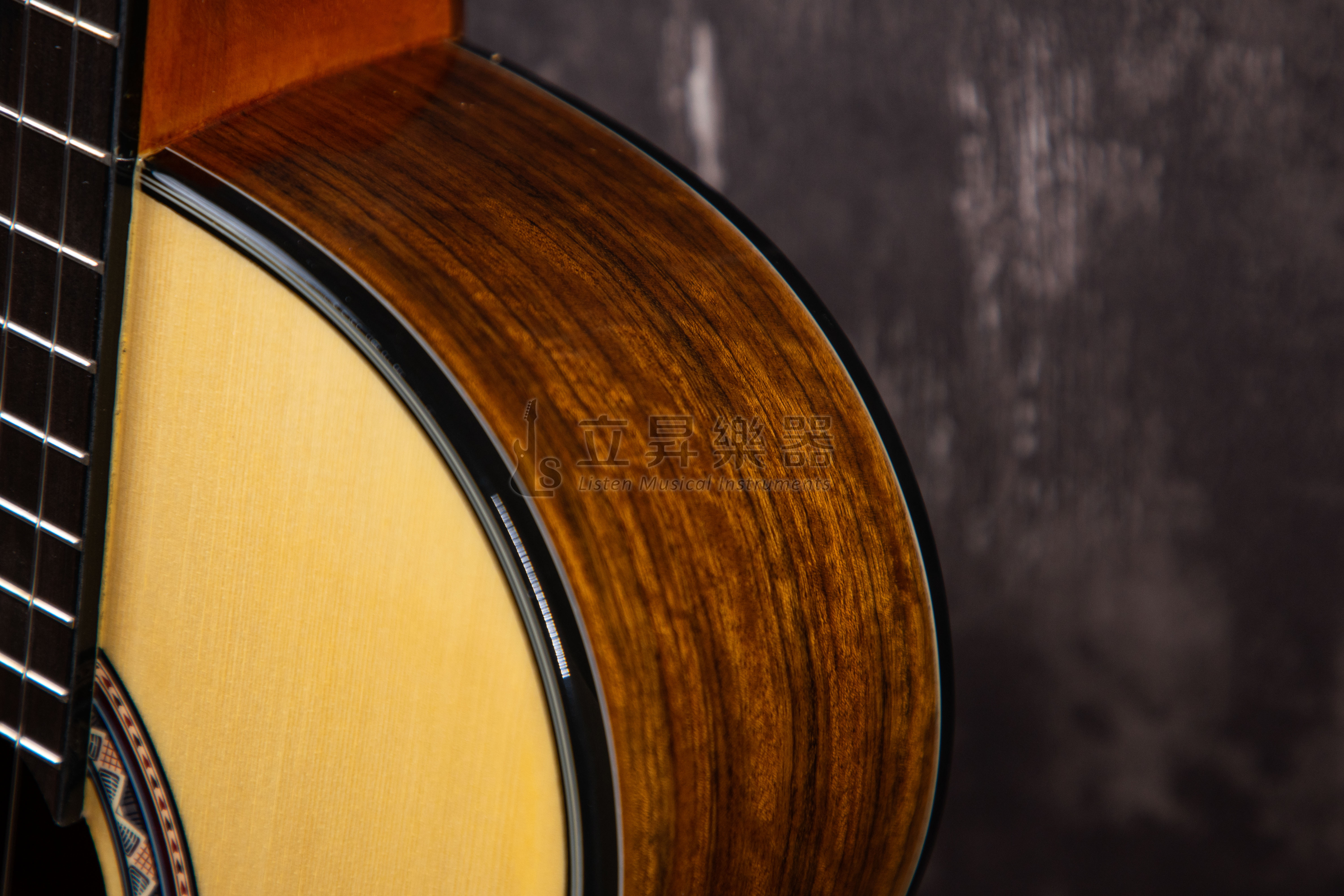 Valencia VC564 39吋 亮面 古典吉他 雲杉木面板 胡桃木側背板 烏木指板 第 5 張圖片｜三峽吉他 / Bass