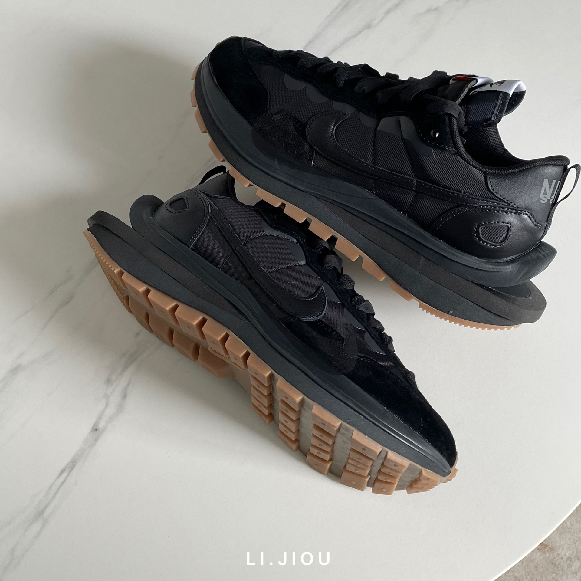 Nike x sacai VaporWaffle 黑生膠