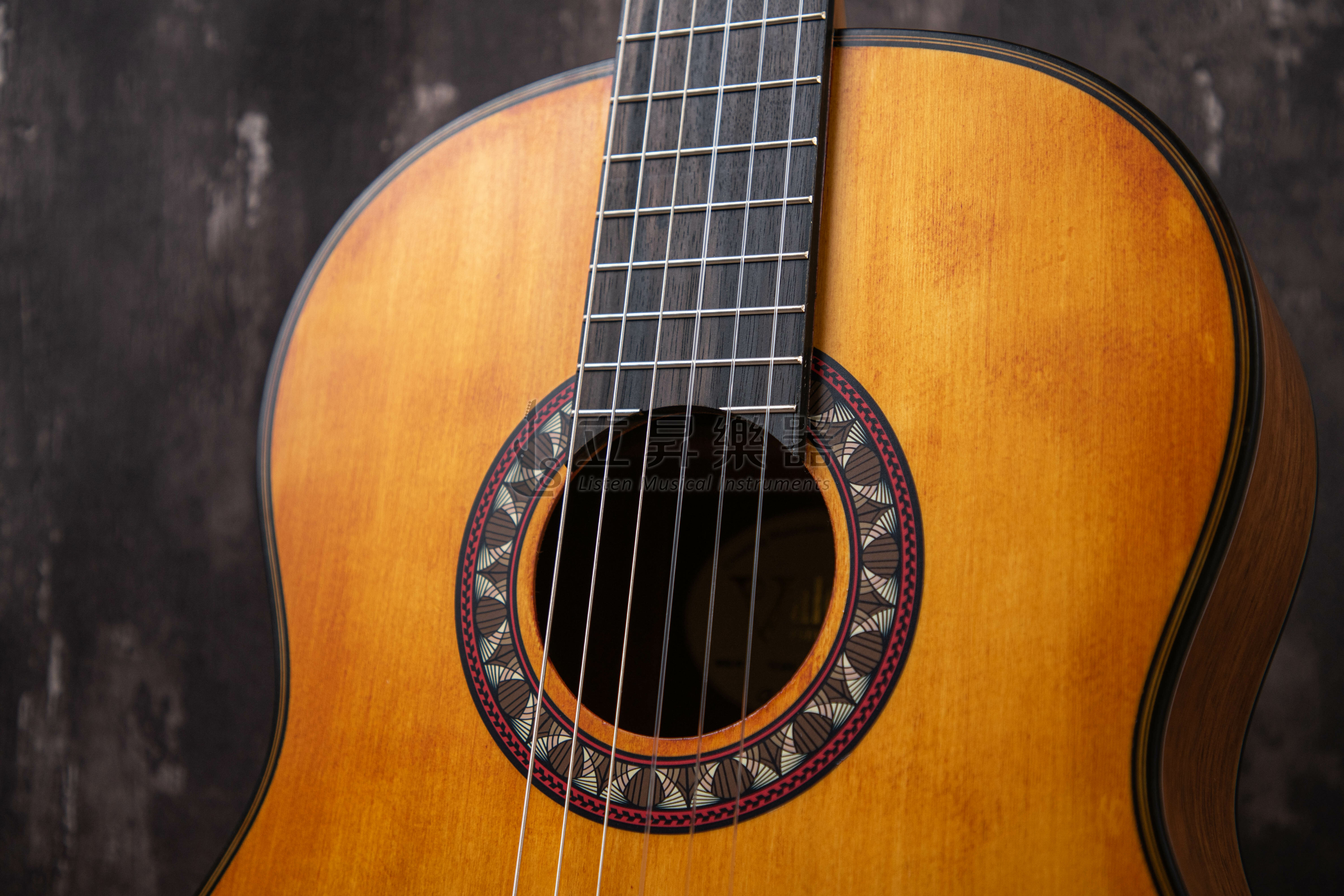 Valencia VC404 39吋 復古色 Sitka雲杉木面板 古典吉他 北約木側背板 第 4 張圖片｜三峽吉他 / Bass