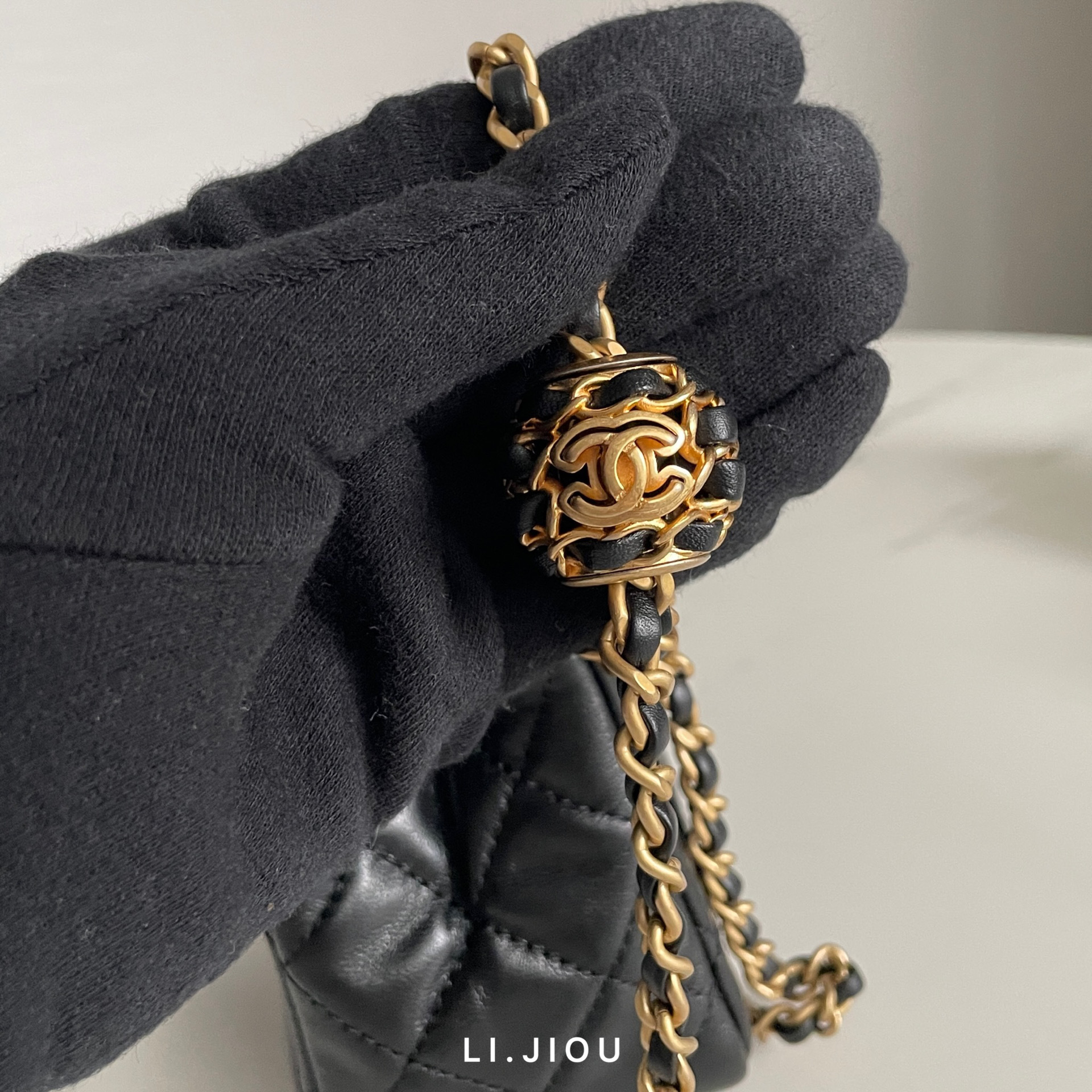 Chanel 黑金方胖 核桃金球