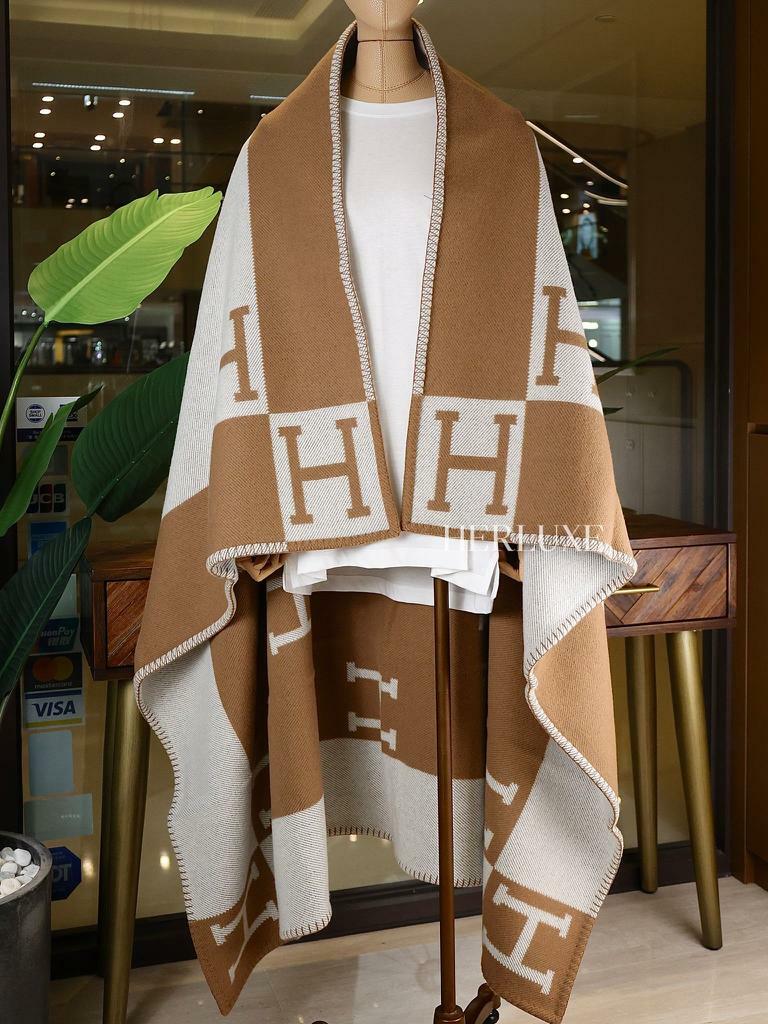 Avalon throw blanket in jacquard woven wood & cashmere 金棕色 size 135x170cm