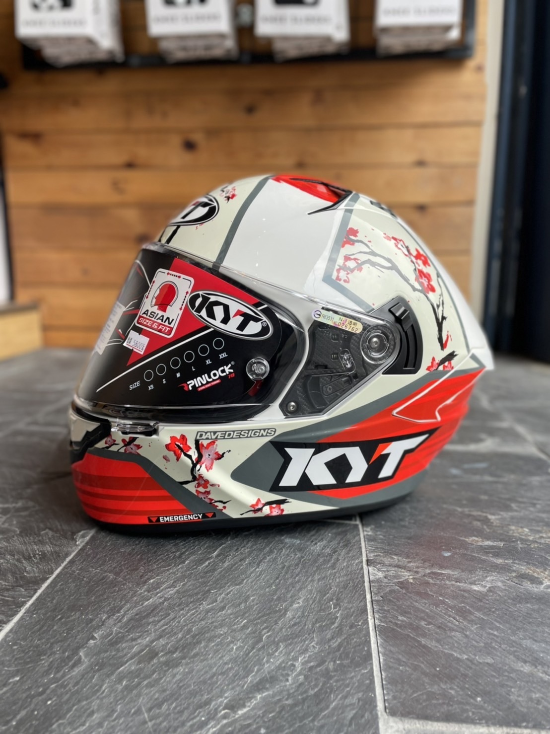 KYT NFR #6 Xavi Fores 全罩