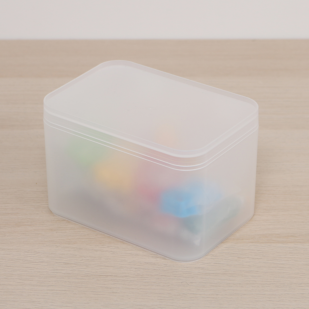 DAISO可堆疊附蓋收納盒/15.2x10.8x9.9cm