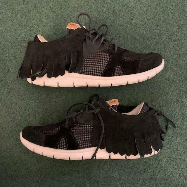 ON SALE 35% OFF : VISVIM ORAIVI SHAMAN RUNNER - BLACK SIZE 8 IN STOCK NOW (現貨發售中)