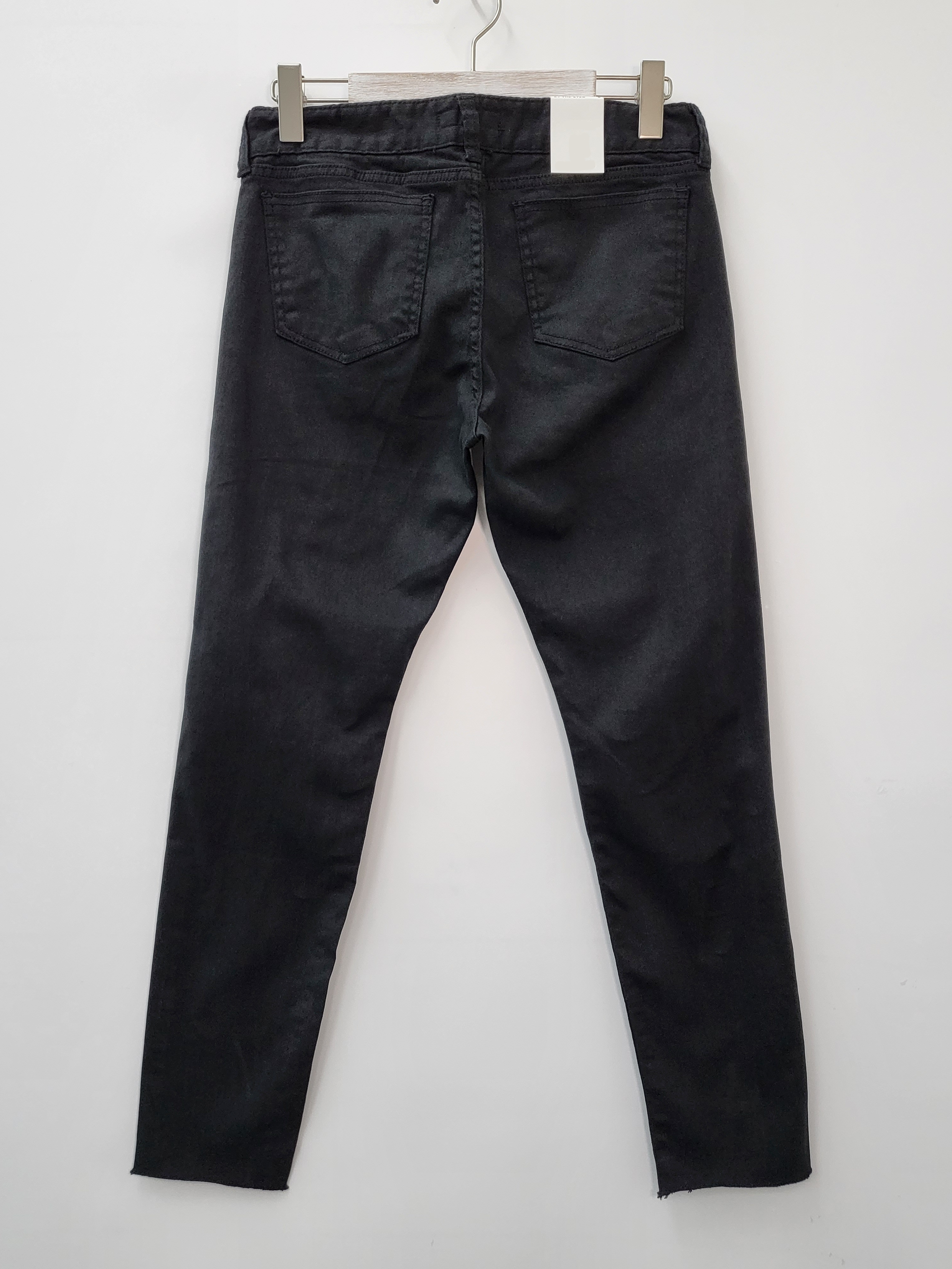 破洞修身牛仔褲 J623