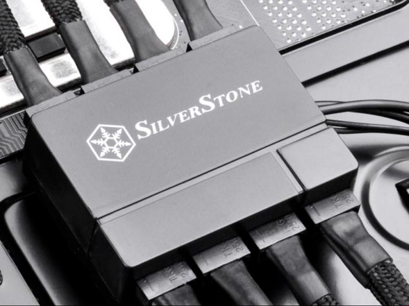 米特3C數位–SilverStone 銀欣 SST-CPF04 1對8PWM風扇擴充轉接座