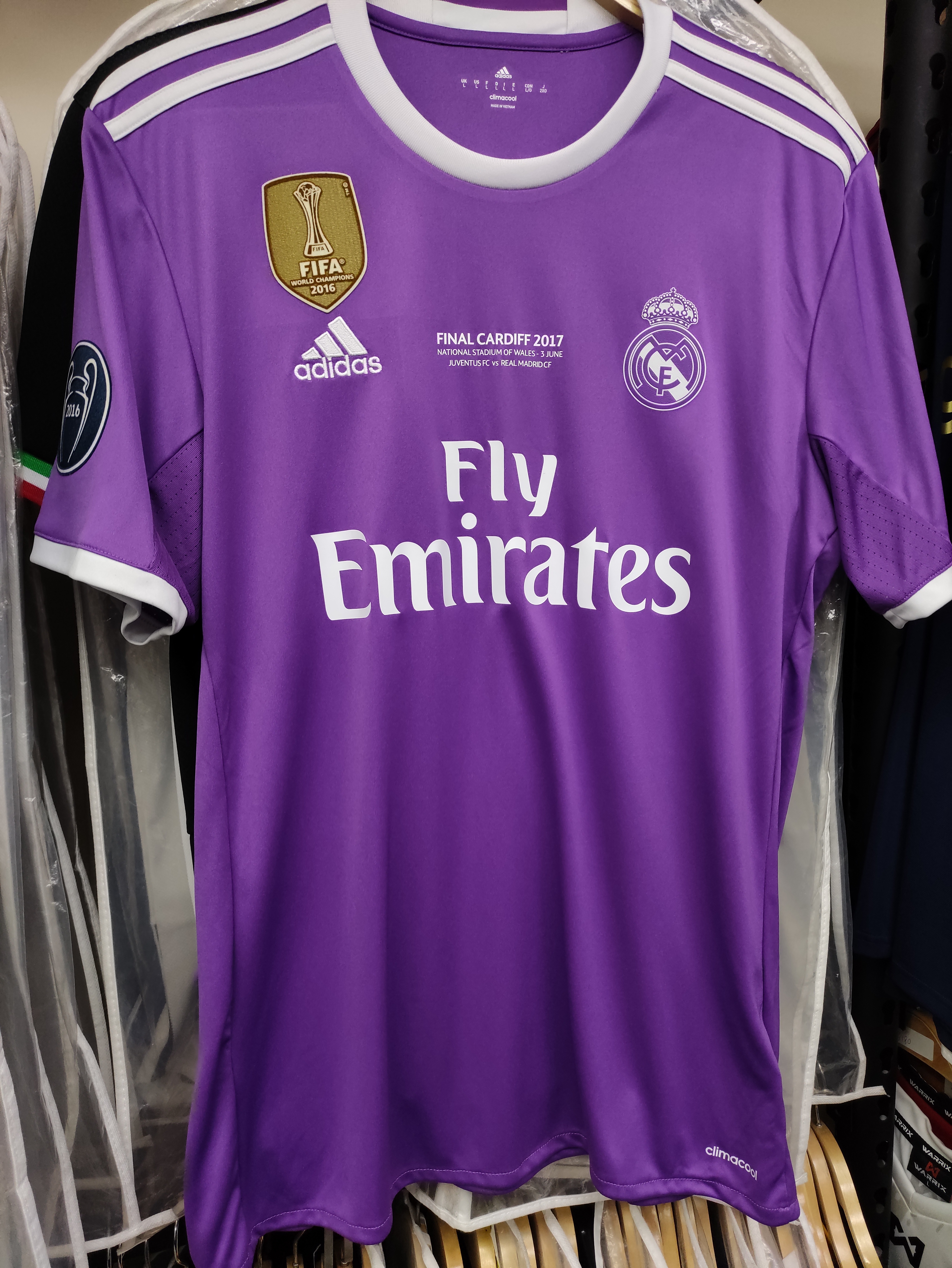 16-17皇家馬德里作客歐聯決賽版球迷版球衣