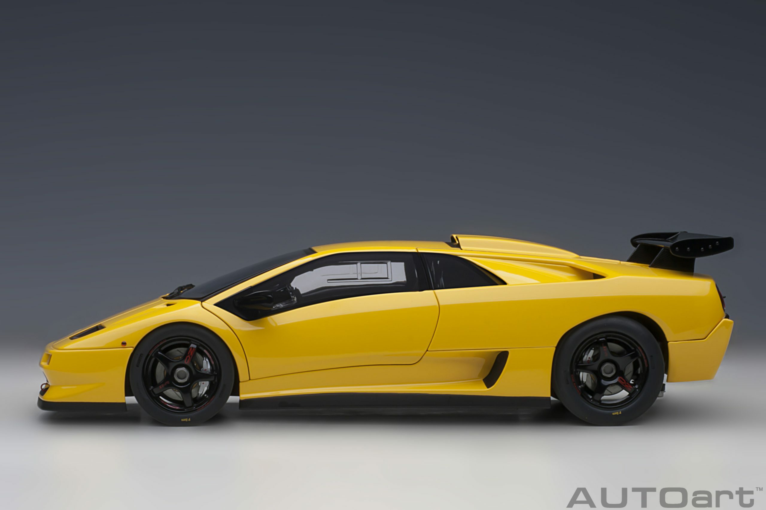 1/18 AUTOART Lamborghini Diablo SV-R (Superfly Yellow) (79147)