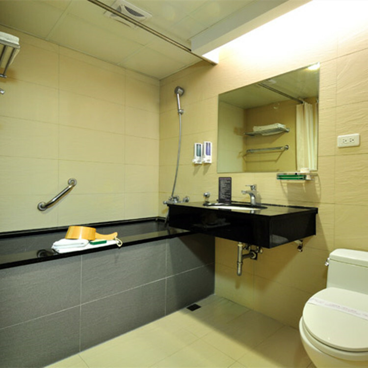 【礁溪】帥王溫泉大飯店 雅致雙人房浴間