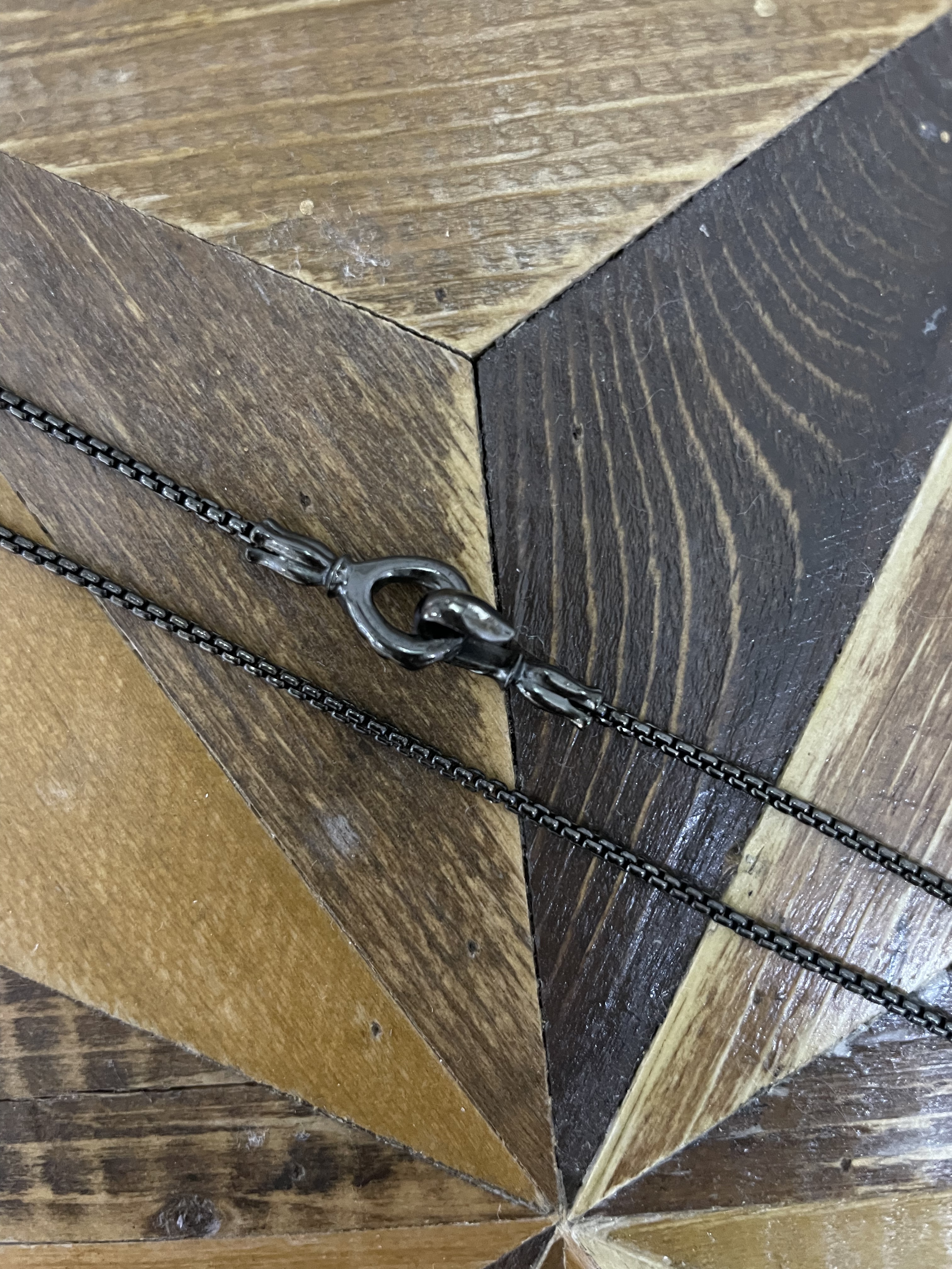 Black Edition Box Chain Collection