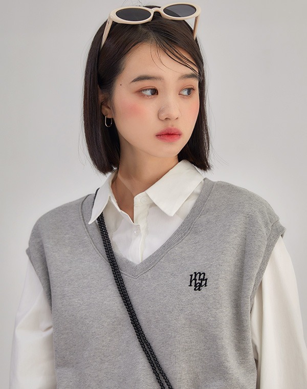 MUAH MUAH Loose Fit Sweat Vest